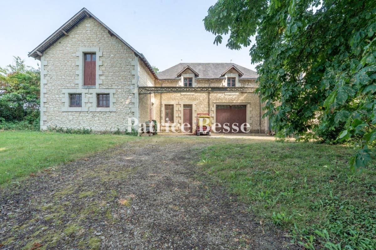 Late 19th Century Château Surrounded By 140 Hectares Of Grounds 2