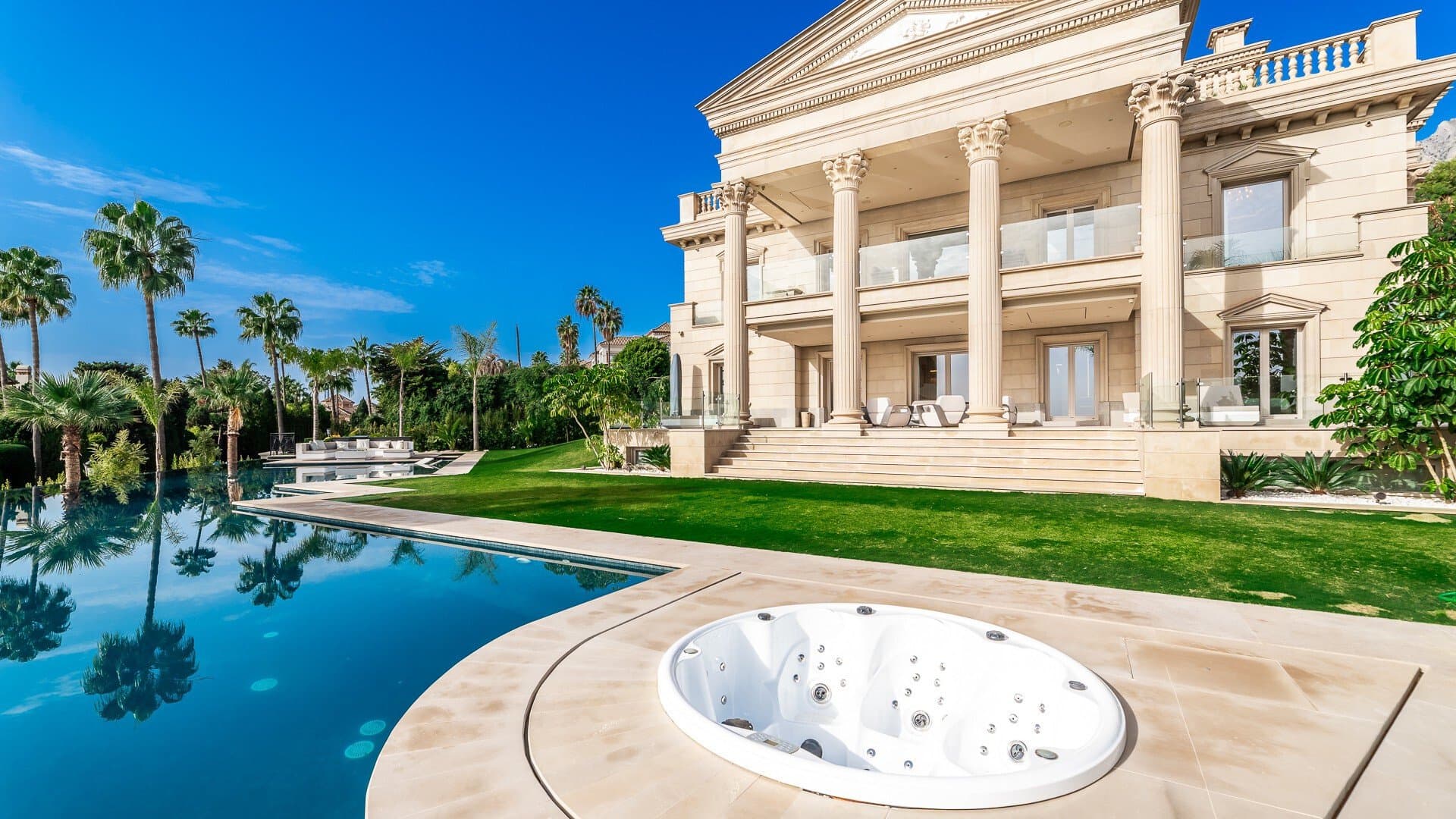 Contemporary Villa With Panoramic Sea Views In Sierra Blanca 3