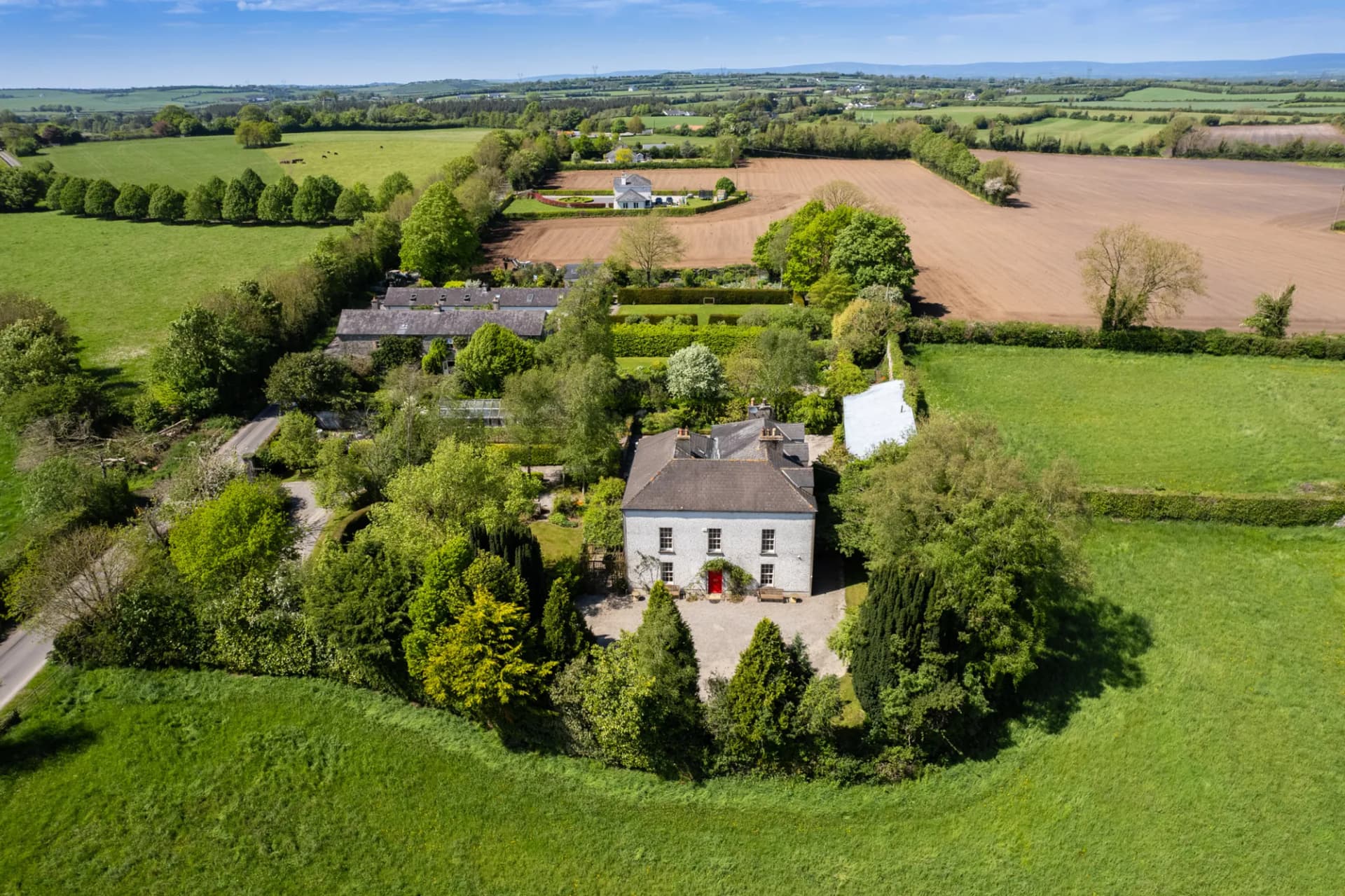 Exquisite Late 18th Century Georgian Residence With Landscaped Gardens 2