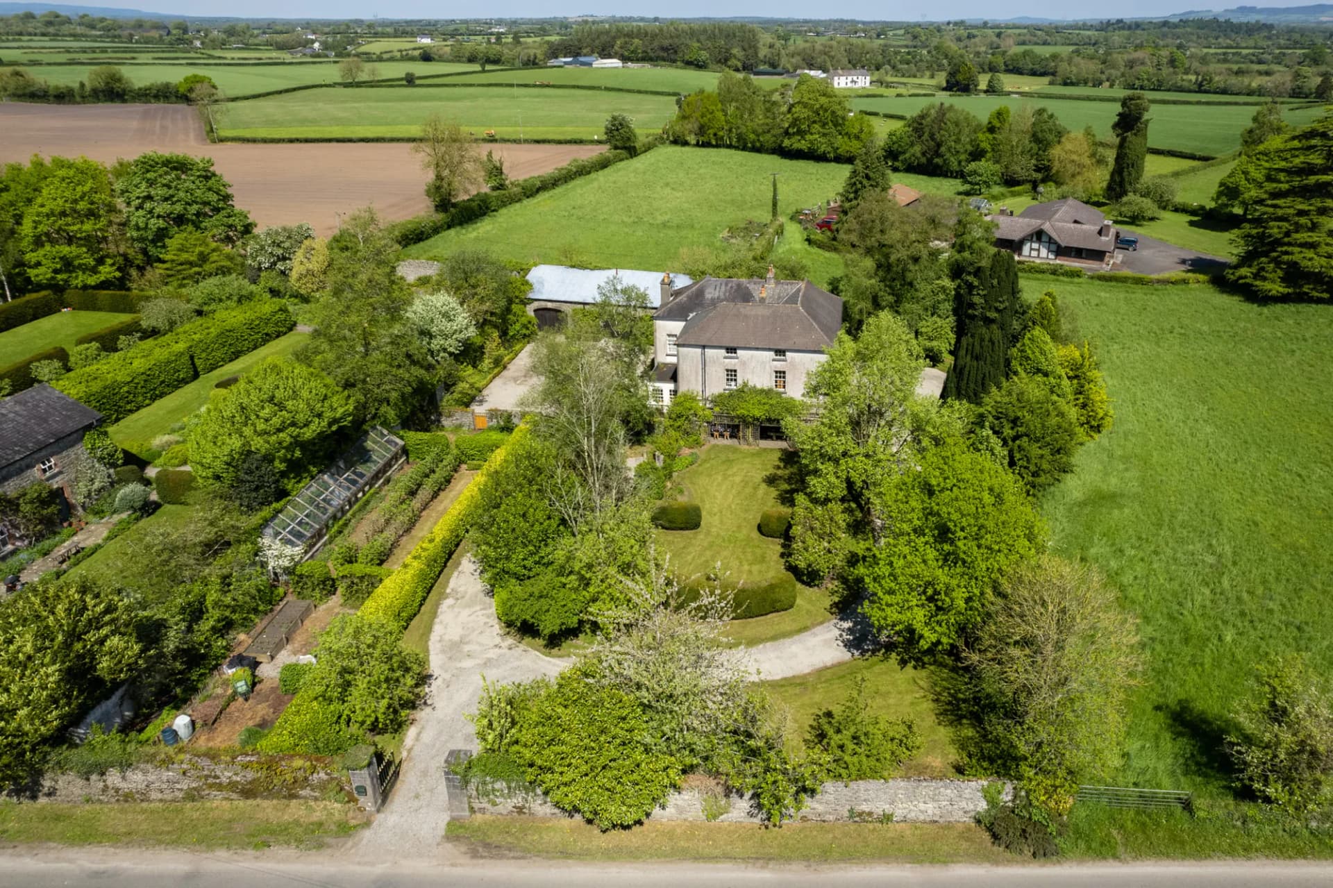 Exquisite Late 18th Century Georgian Residence With Landscaped Gardens 3