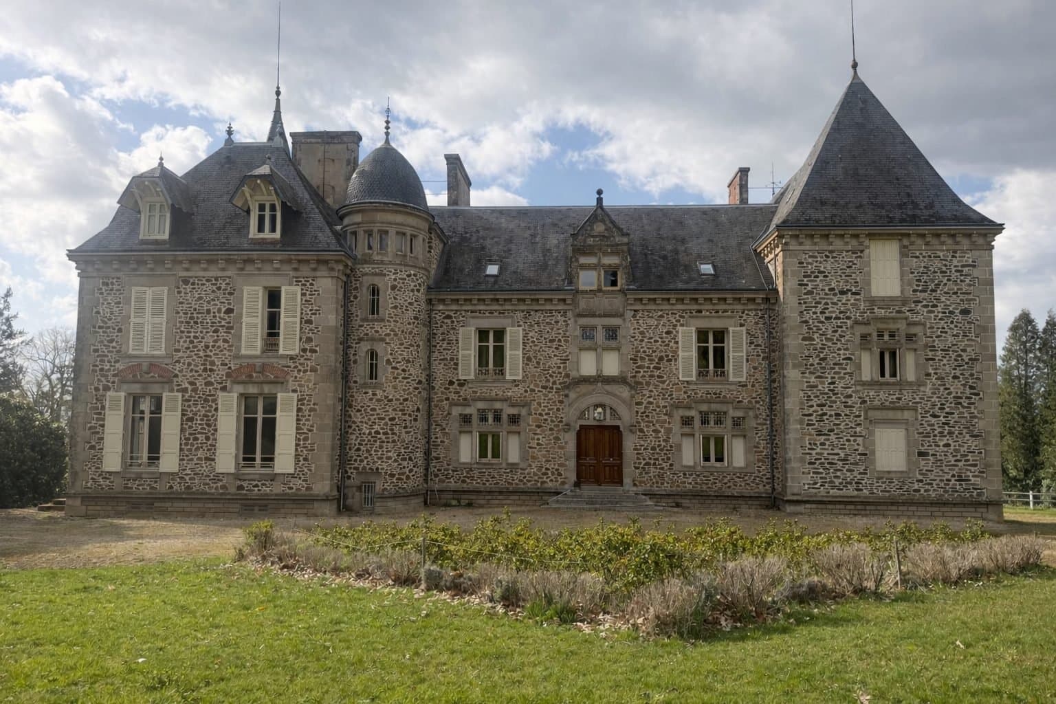 Elegant 19th Century Château With Panoramic Views And Event Potential — Château for sale in Limousin, France