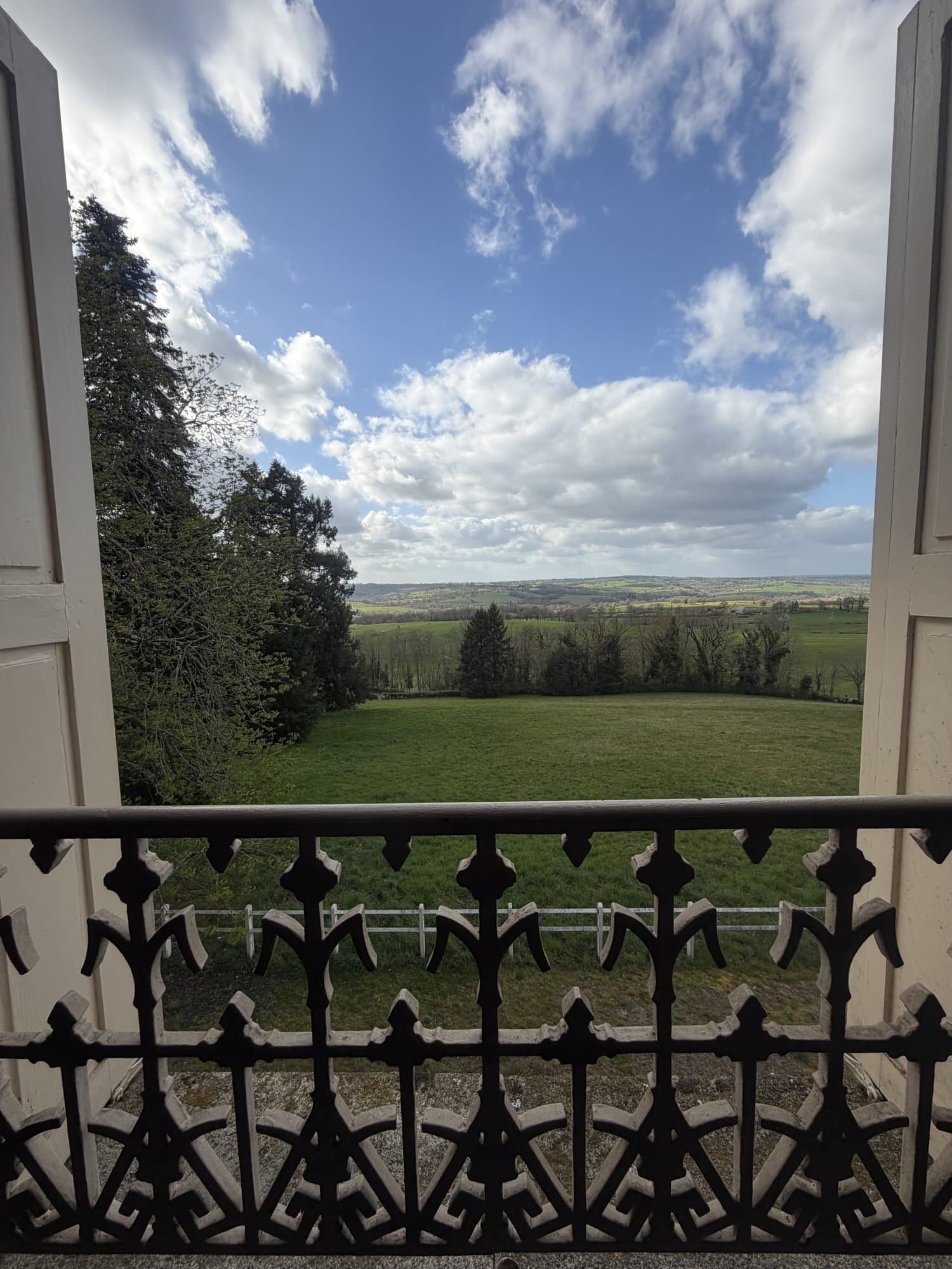 Elegant 19th Century Château With Panoramic Views And Event Potential 5
