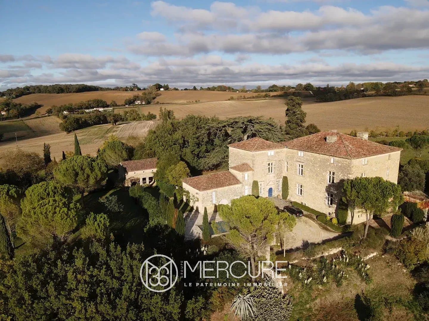 17th Century Château With Pool And Outbuildings In 19 Hectares — Château for sale in Gers, France