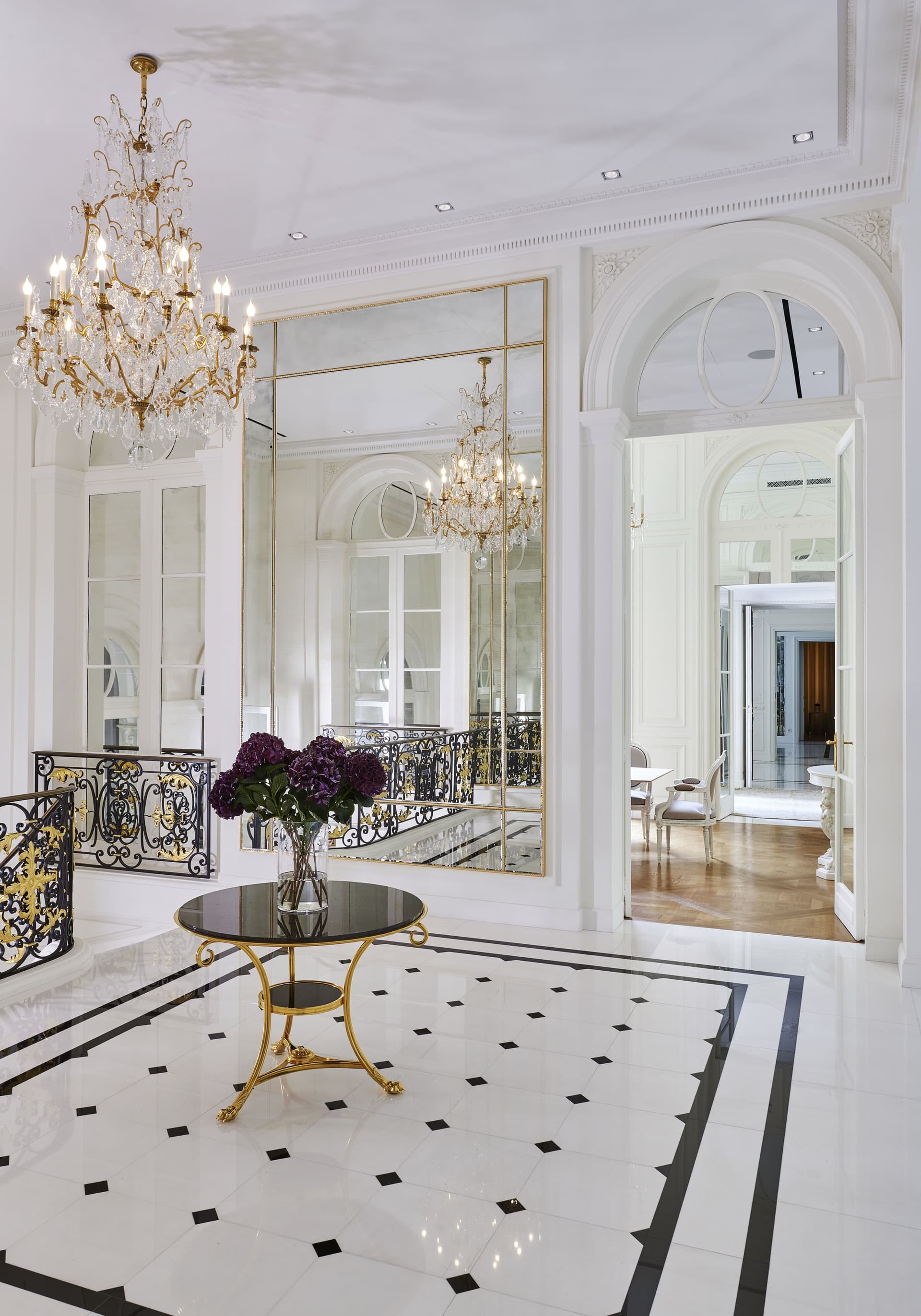 Exceptional Belle Époque Hôtel Particulier in Paris' 16th Arrondissement 3