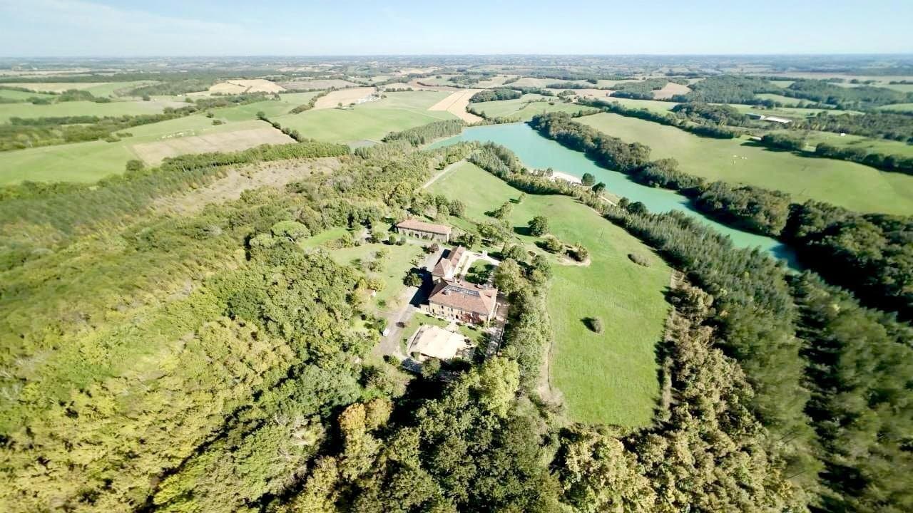 Stunning Château With 26 Bedrooms And Panoramic Views Of The Pyrenees 4