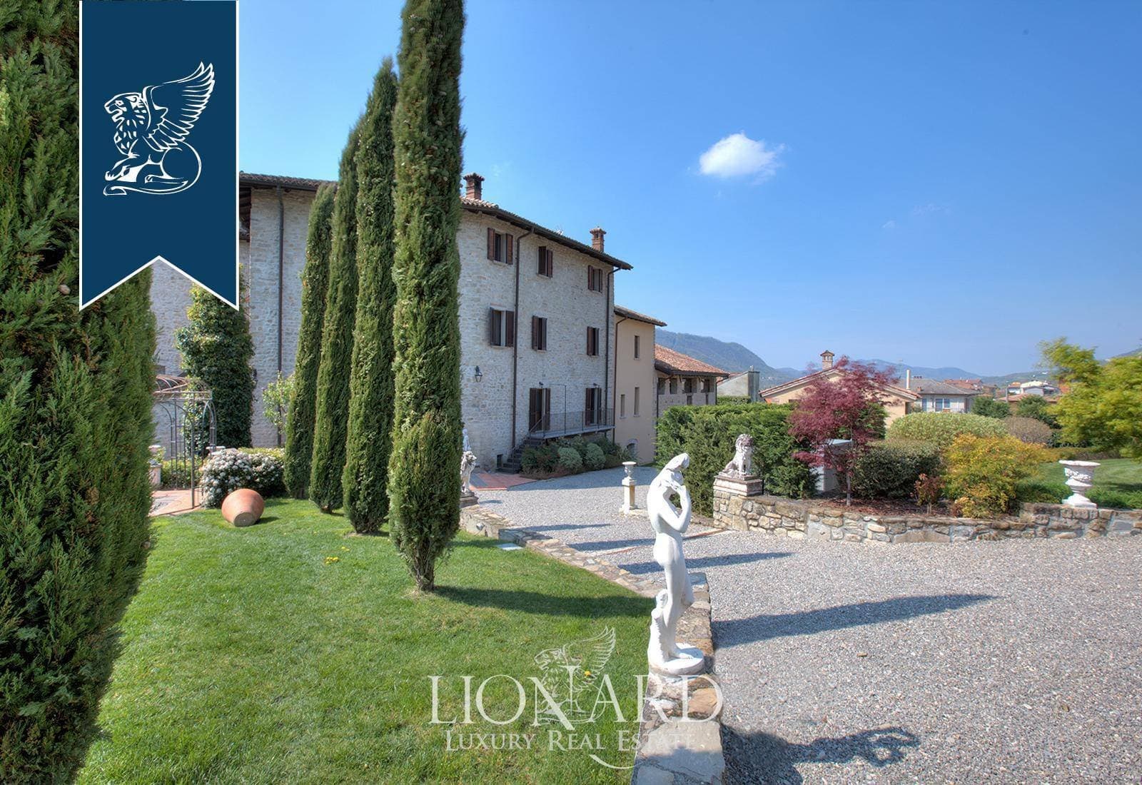 Elegant Castle With Historic Ice House And Beautiful Gardens 3