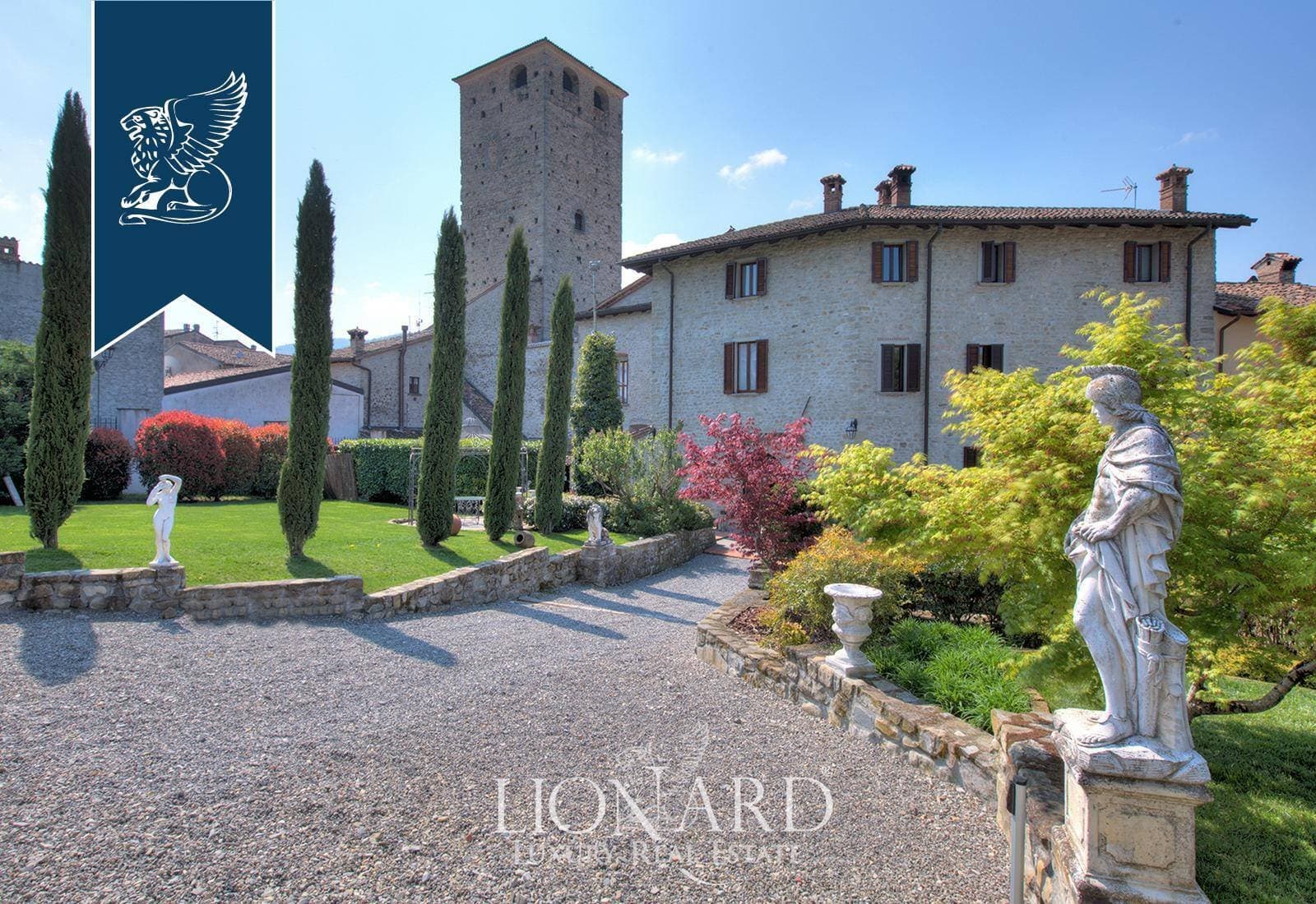 Elegant Castle With Historic Ice House And Beautiful Gardens 4