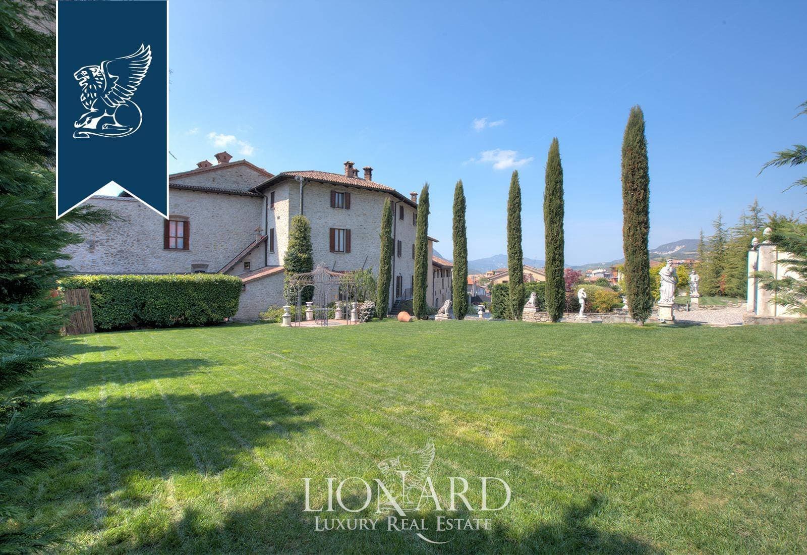 Elegant Castle With Historic Ice House And Beautiful Gardens 5