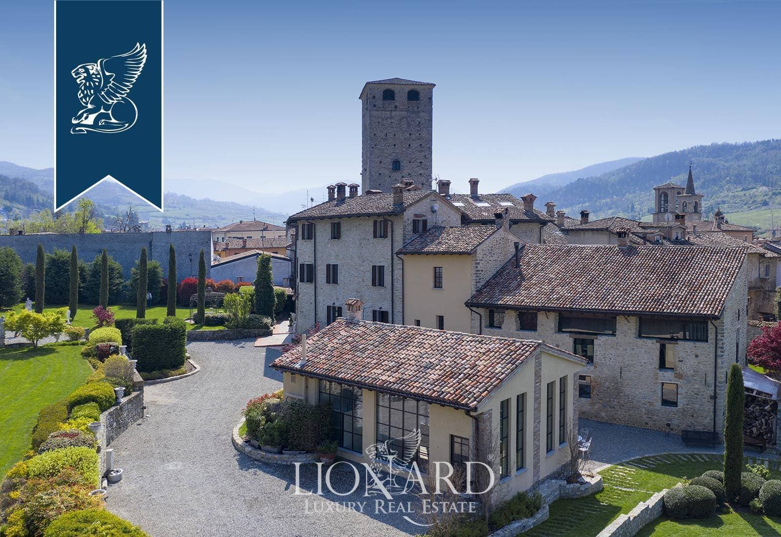 Elegant Castle With Historic Ice House And Beautiful Gardens 3