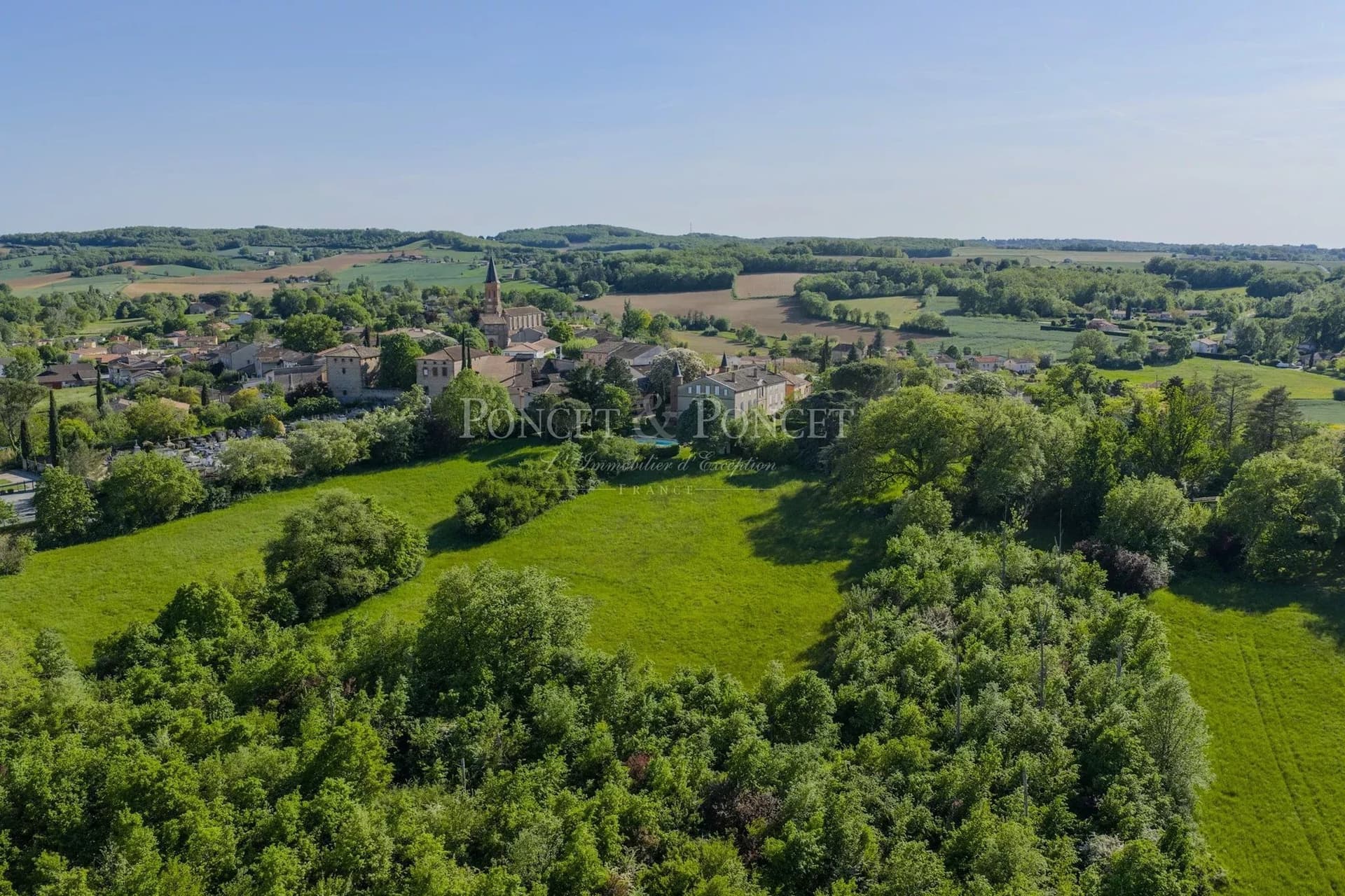 Elegant 19th Century Château With Swimming Pool And Stud Farm 5