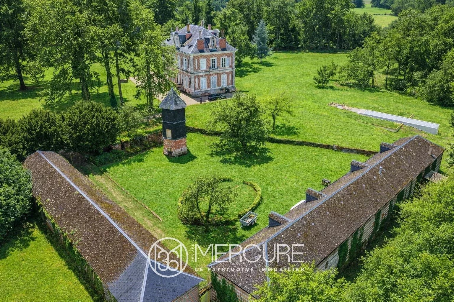 Elegant 18th Century Château With Extensive Grounds 3