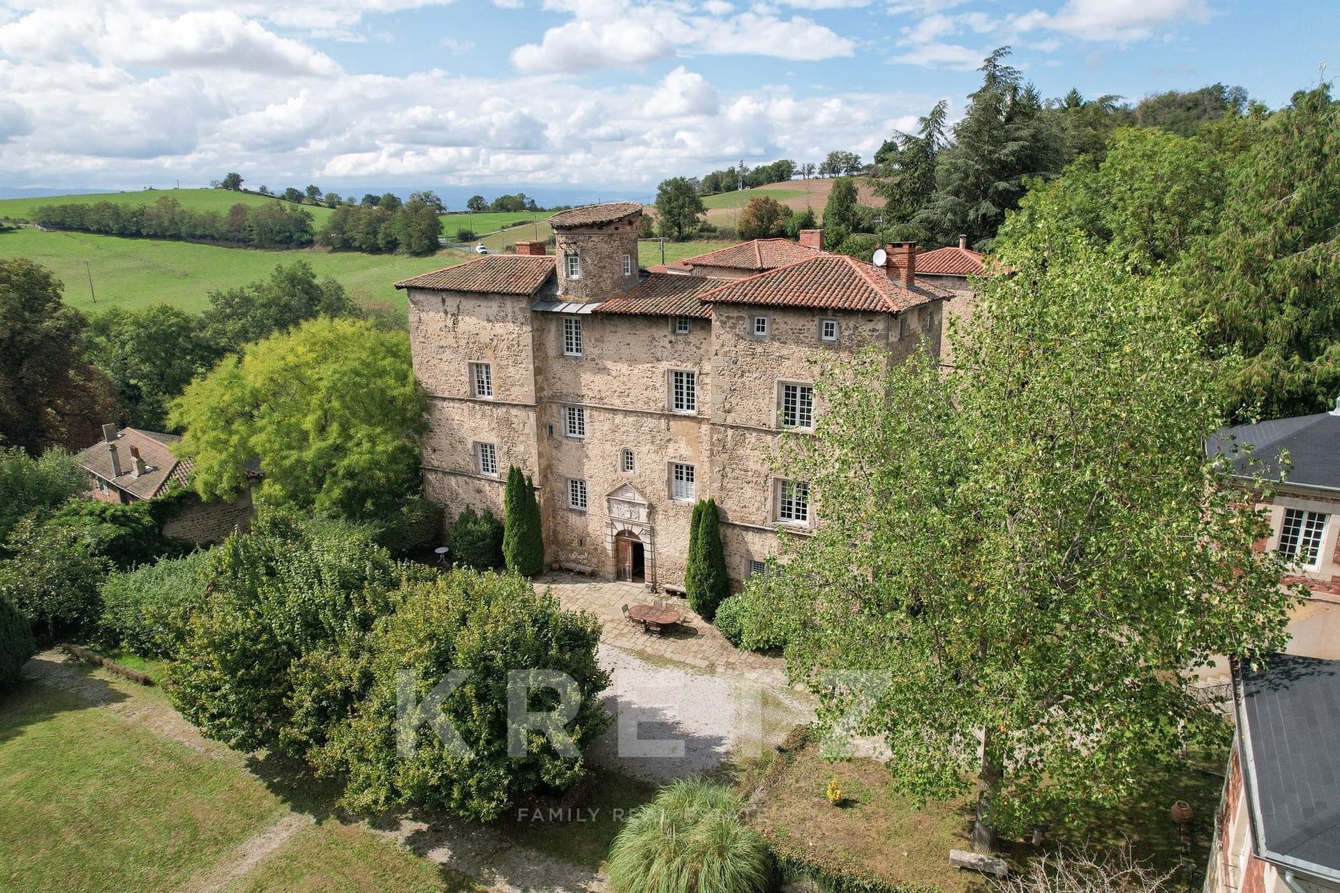 Historic 16th Century Castle With Expansive Grounds And Development Potential 3