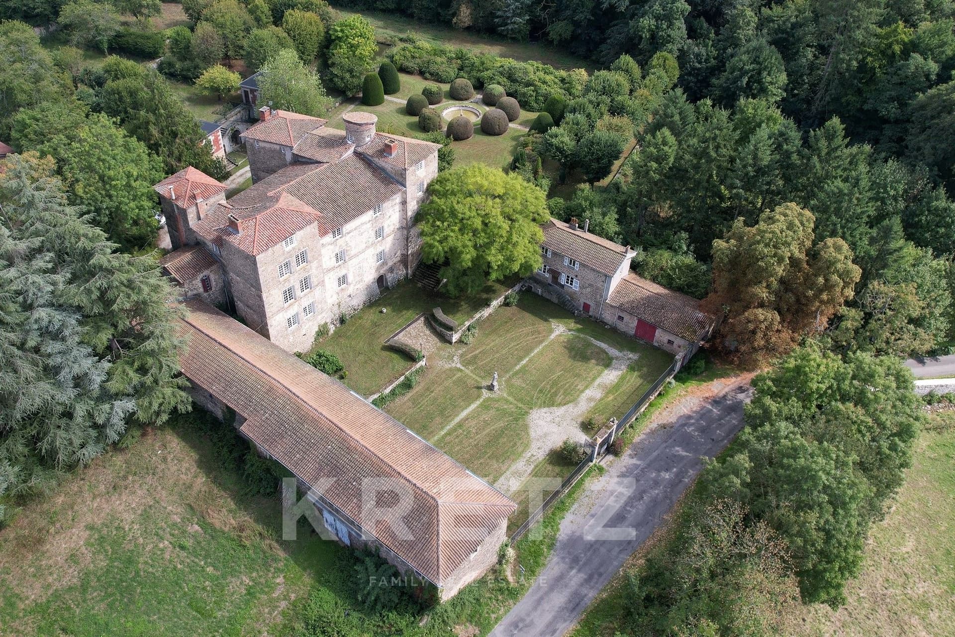 Historic 16th Century Castle With Expansive Grounds And Development Potential 4