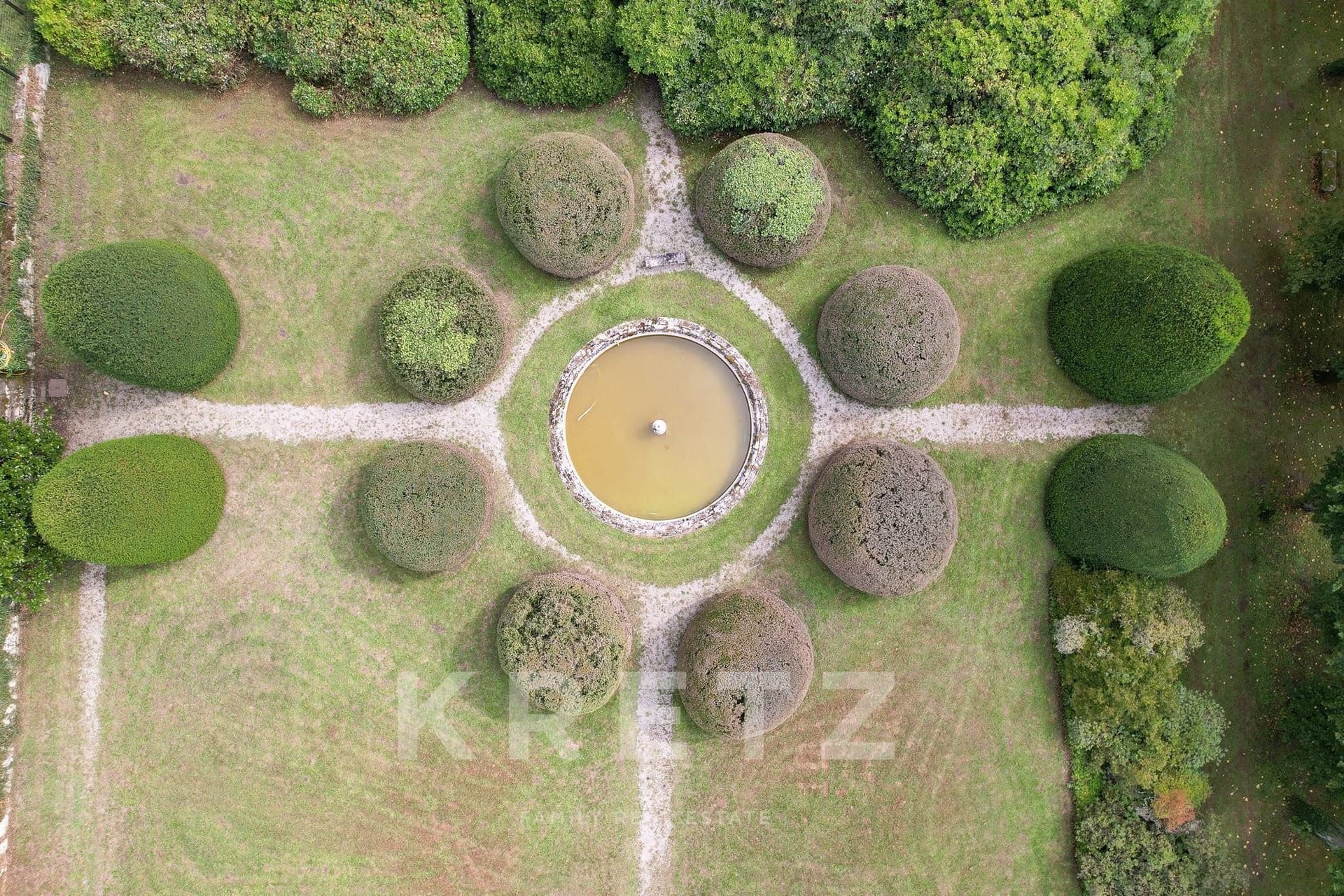 Historic 16th Century Castle With Expansive Grounds And Development Potential 5