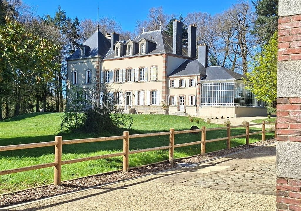 Château with Guest House and Pool in the Heart of Vendée 2