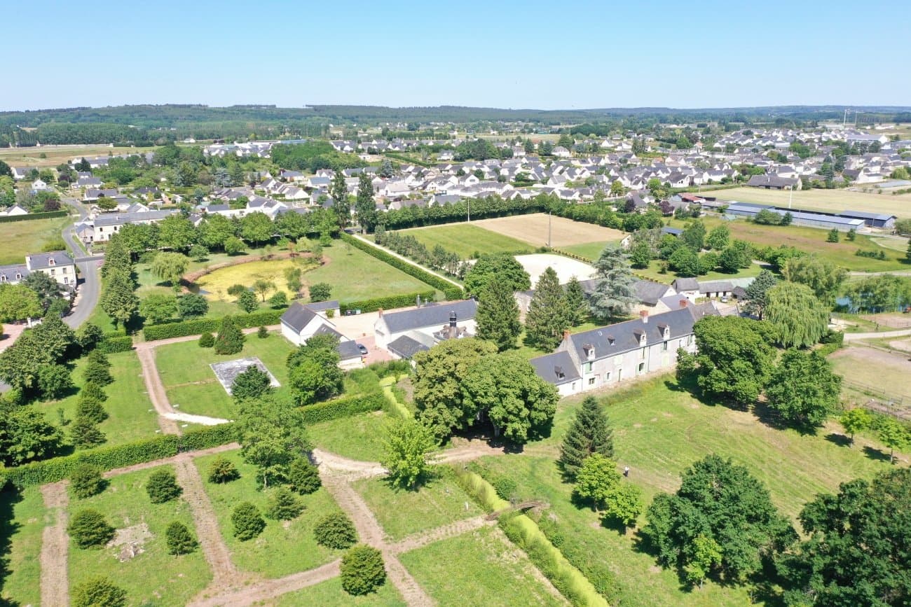 Château With Indoor Pool, Pigeon House, And Tennis Court On 4.8 Hectares 2