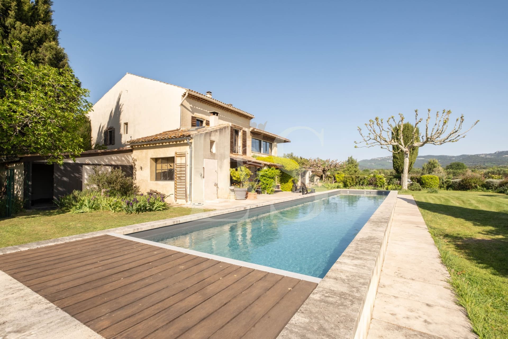 Charming Property With Vineyards, Pool, And Independent Cottage