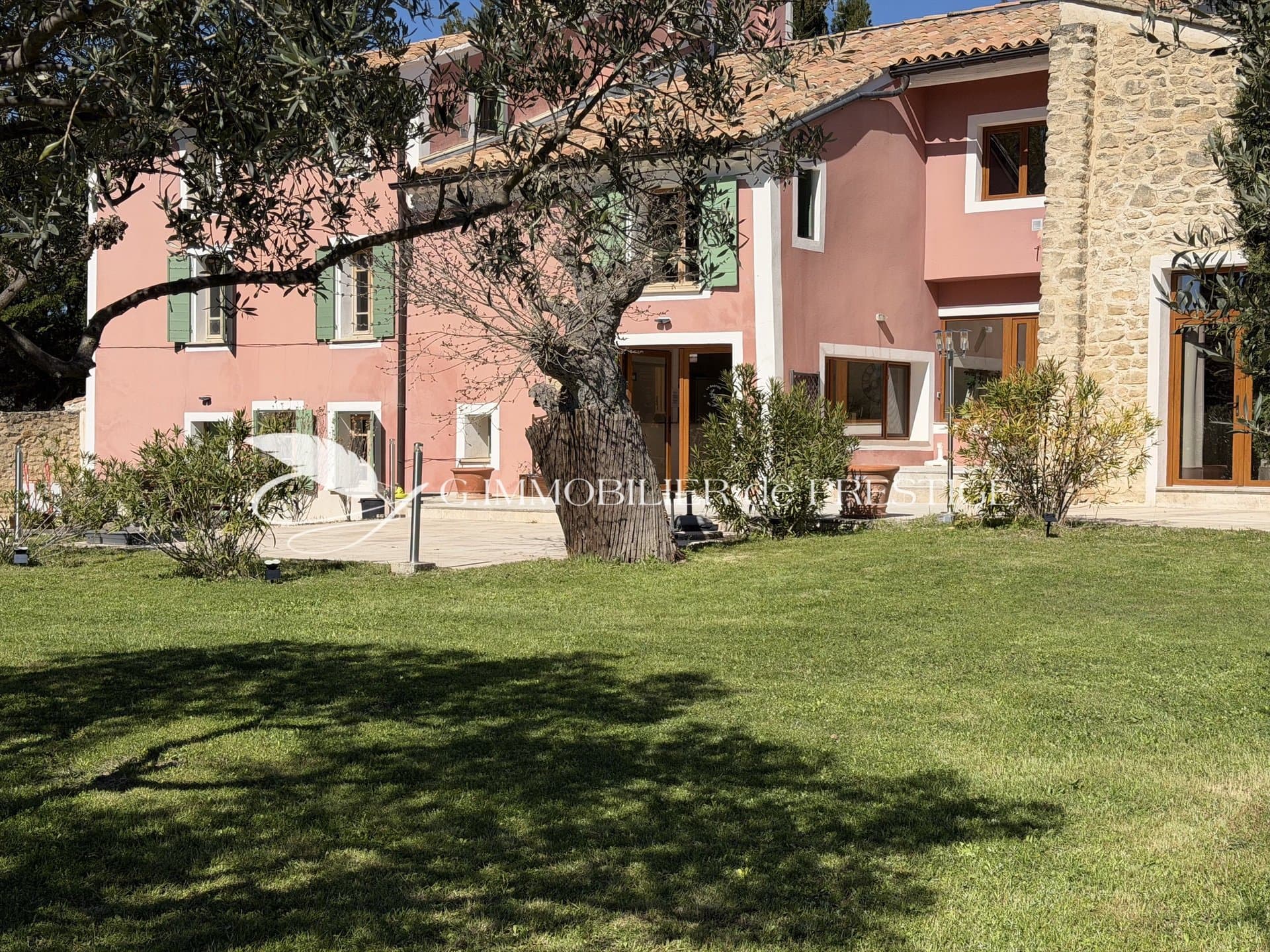 Family Bastide With Gîtes And Stunning Views Of Ventoux