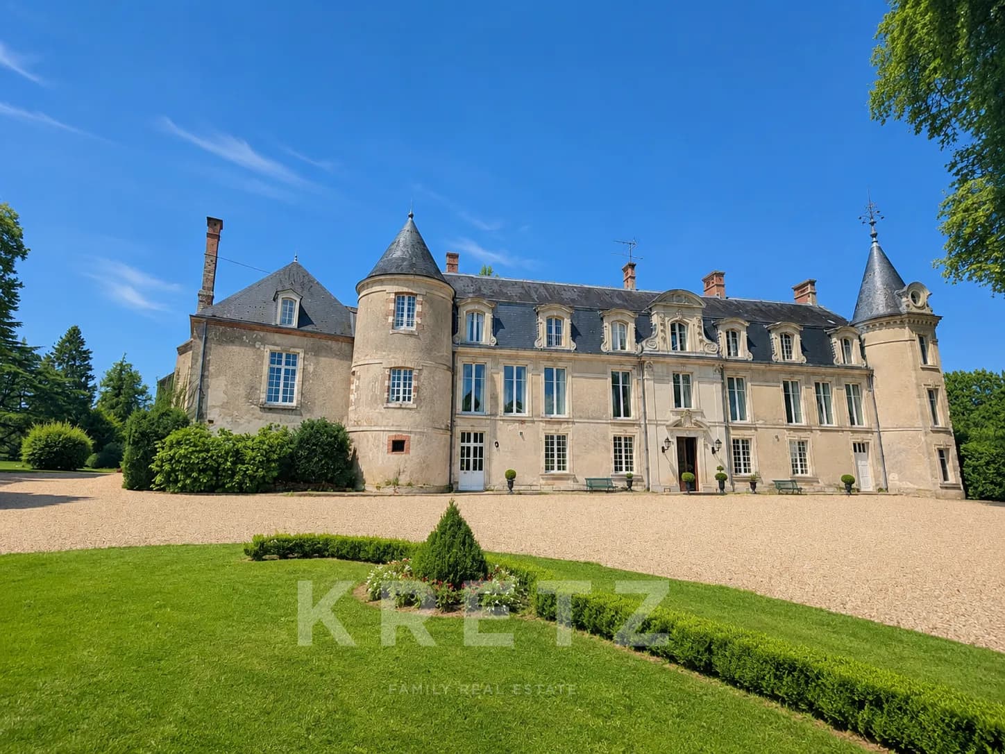 19th Century Château With Extensive Grounds, Pool, Tennis Court And Outbuildings 2