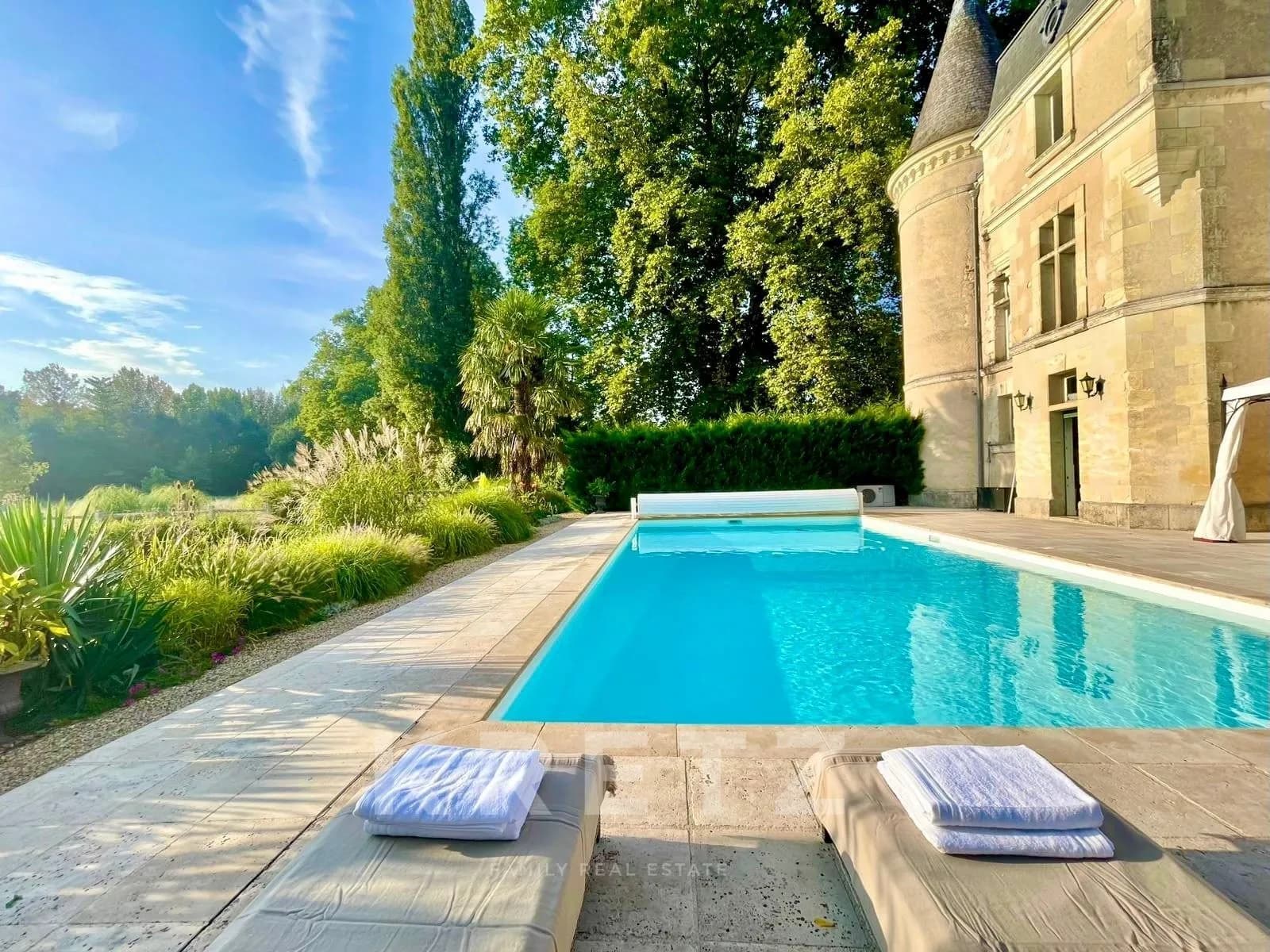 19th Century Château With Extensive Grounds, Pool, Tennis Court And Outbuildings 4