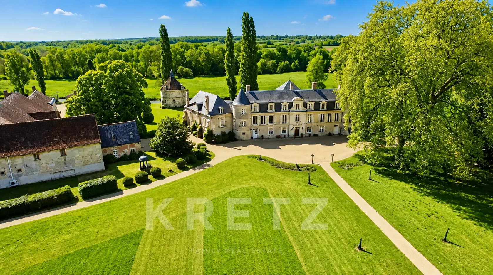 19th Century Château With Extensive Grounds, Pool, Tennis Court And Outbuildings 5