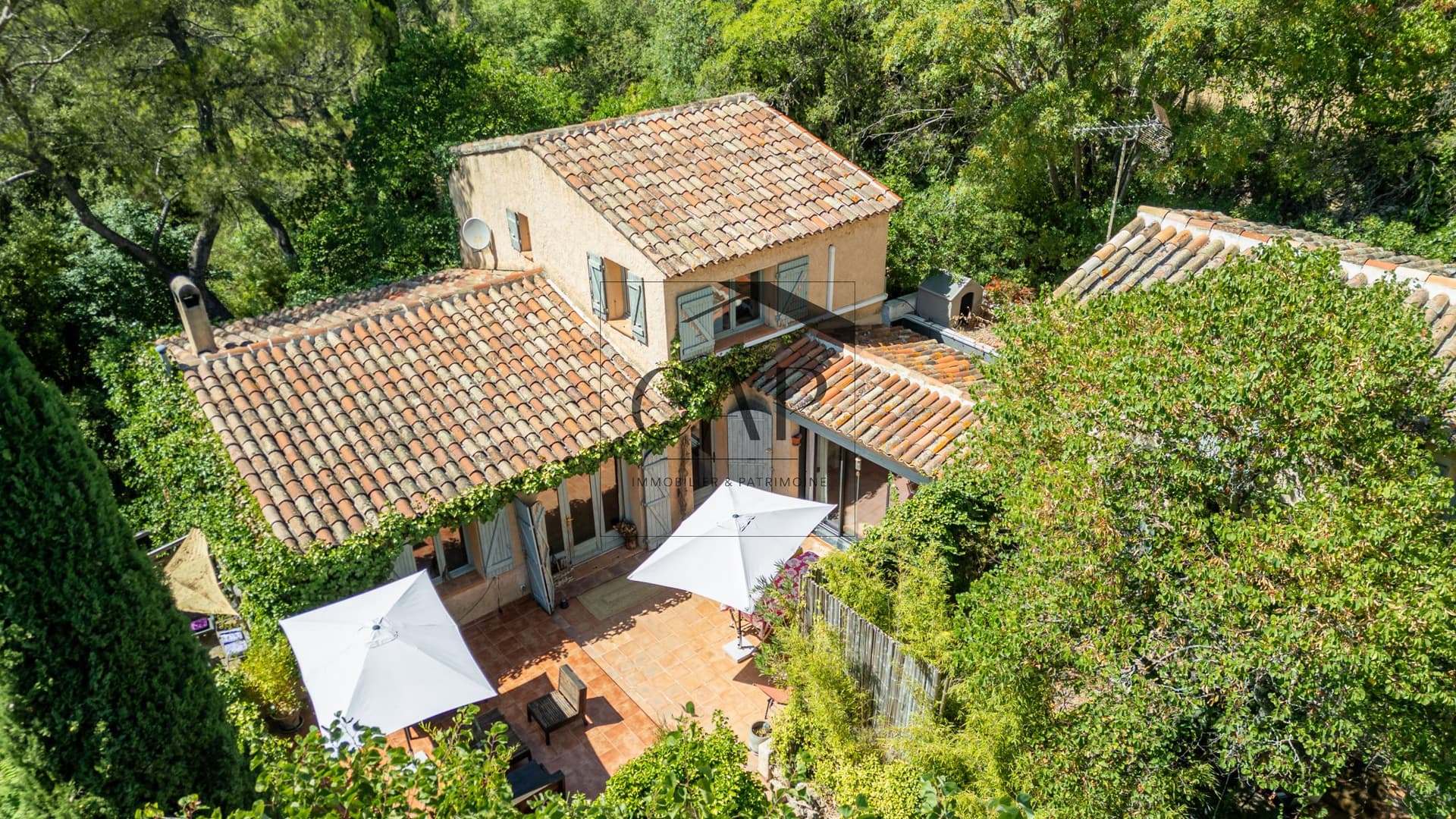 Exceptional Property With 6 Bedrooms And Swimming Pool Near Aix-en-Provence