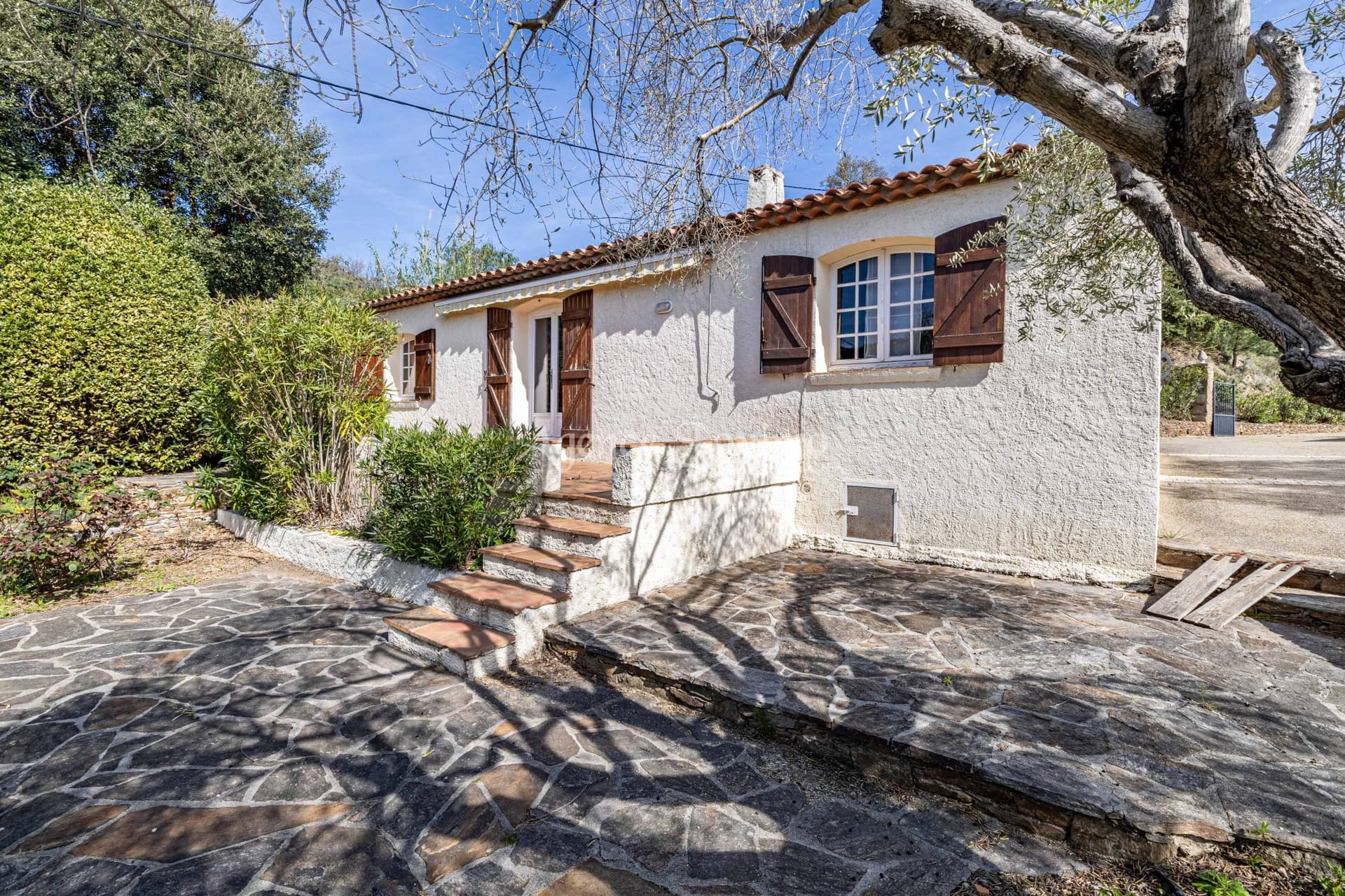Exceptional Estate with 4 Villas, Pools, Tennis, and Tree-Lined Park — in France