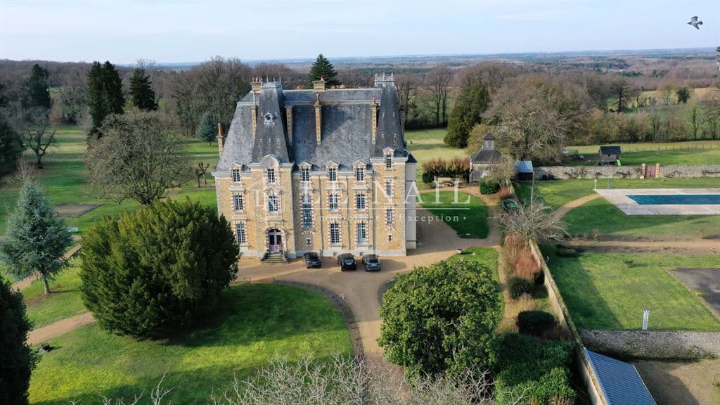 Elegant Château with Extensive Grounds and Professional Facilities 5