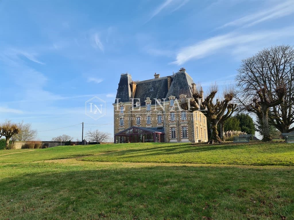 Elegant Château with Extensive Grounds and Professional Facilities 4