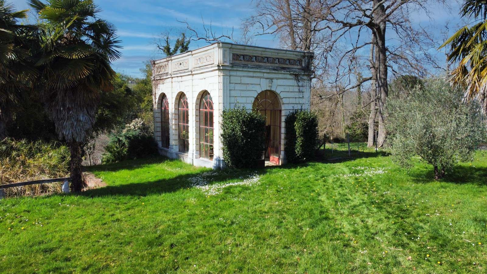 Castle with 8 Bedrooms and Swimming Pool in Pau 2