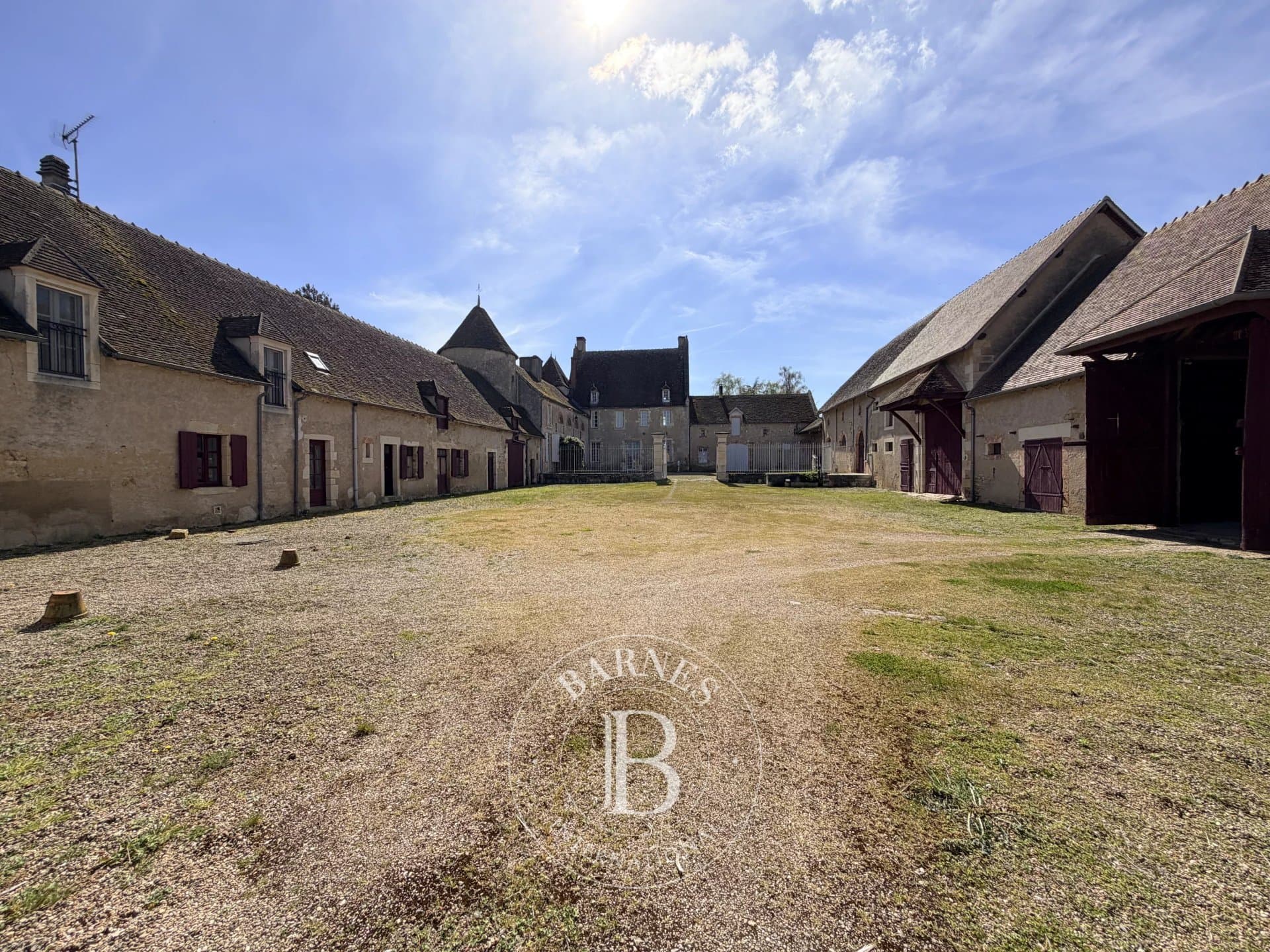 Castle 350 Sqm 8 Bedrooms 2