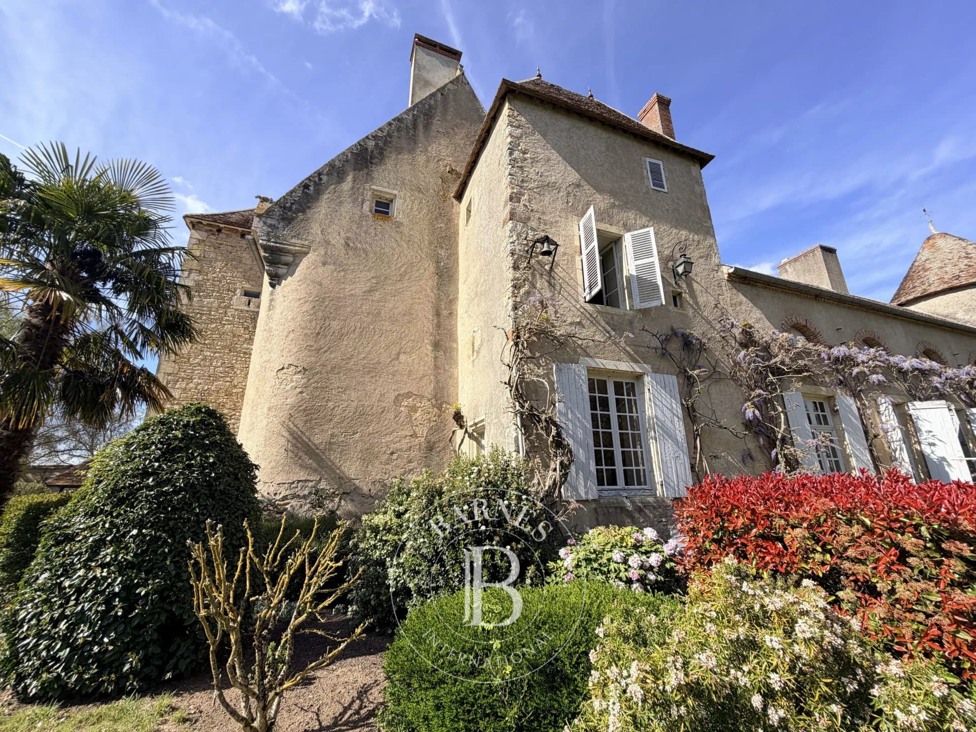 Castle 350 Sqm 8 Bedrooms 4