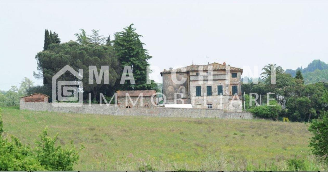 Neoclassical Villa in the Lucca Hills with Private Garden 3