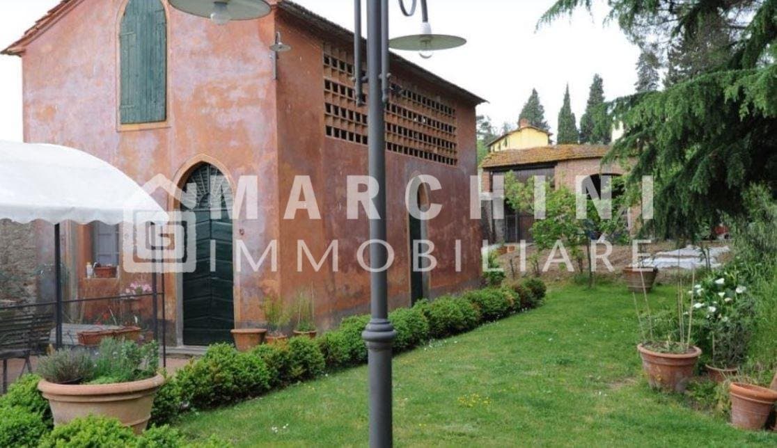 Neoclassical Villa in the Lucca Hills with Private Garden 4