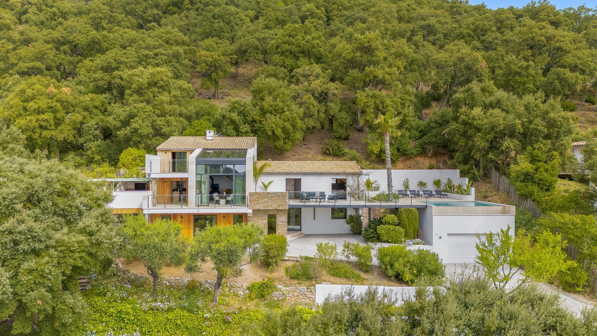 Recently Renovated House With Sea And Hill View 4