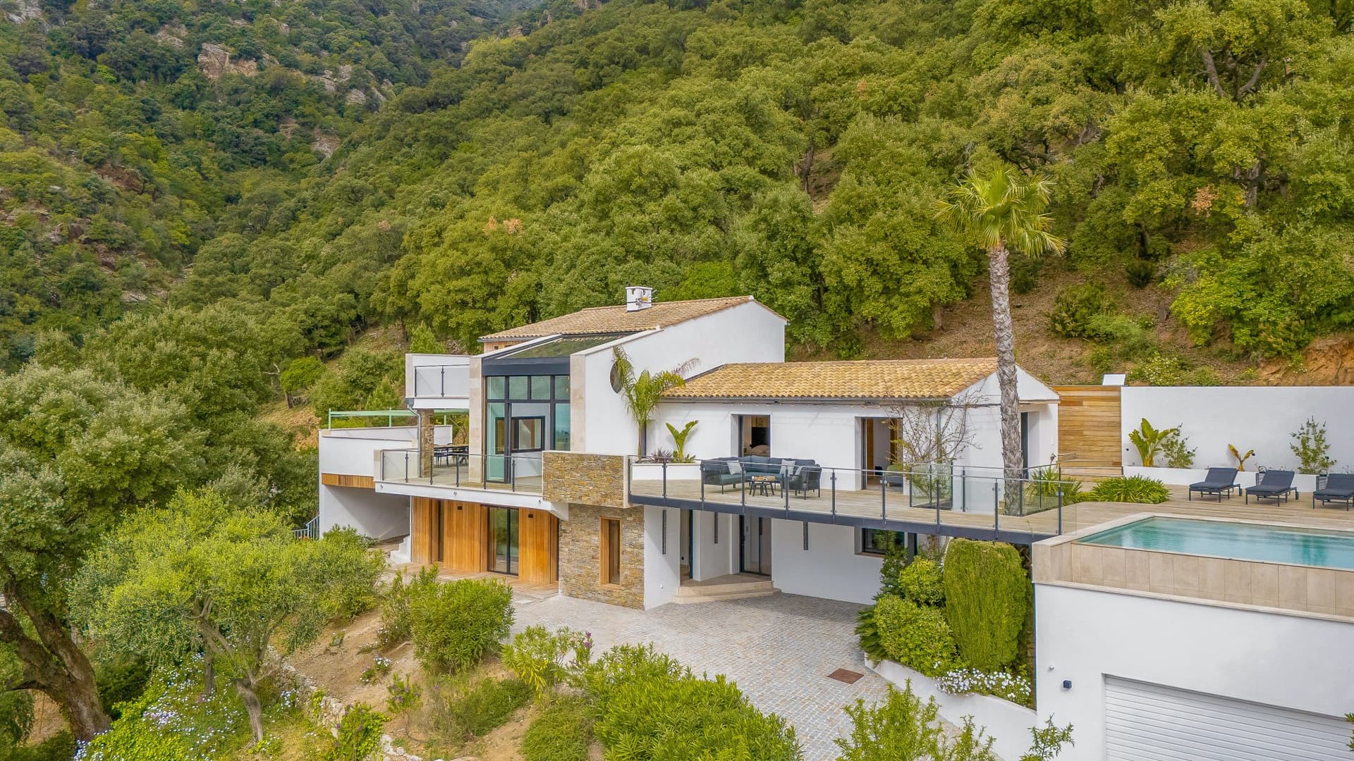 Recently Renovated House With Sea And Hill View 5