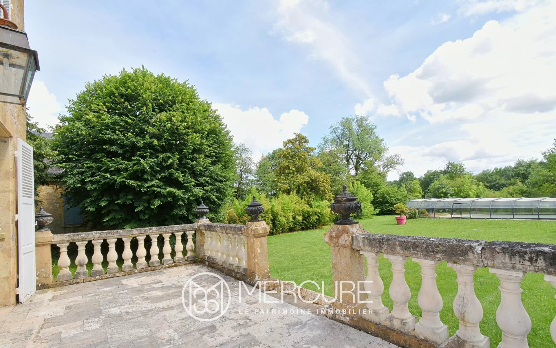 19th Century Château With A Beautiful Annexe And Outbuildings 2