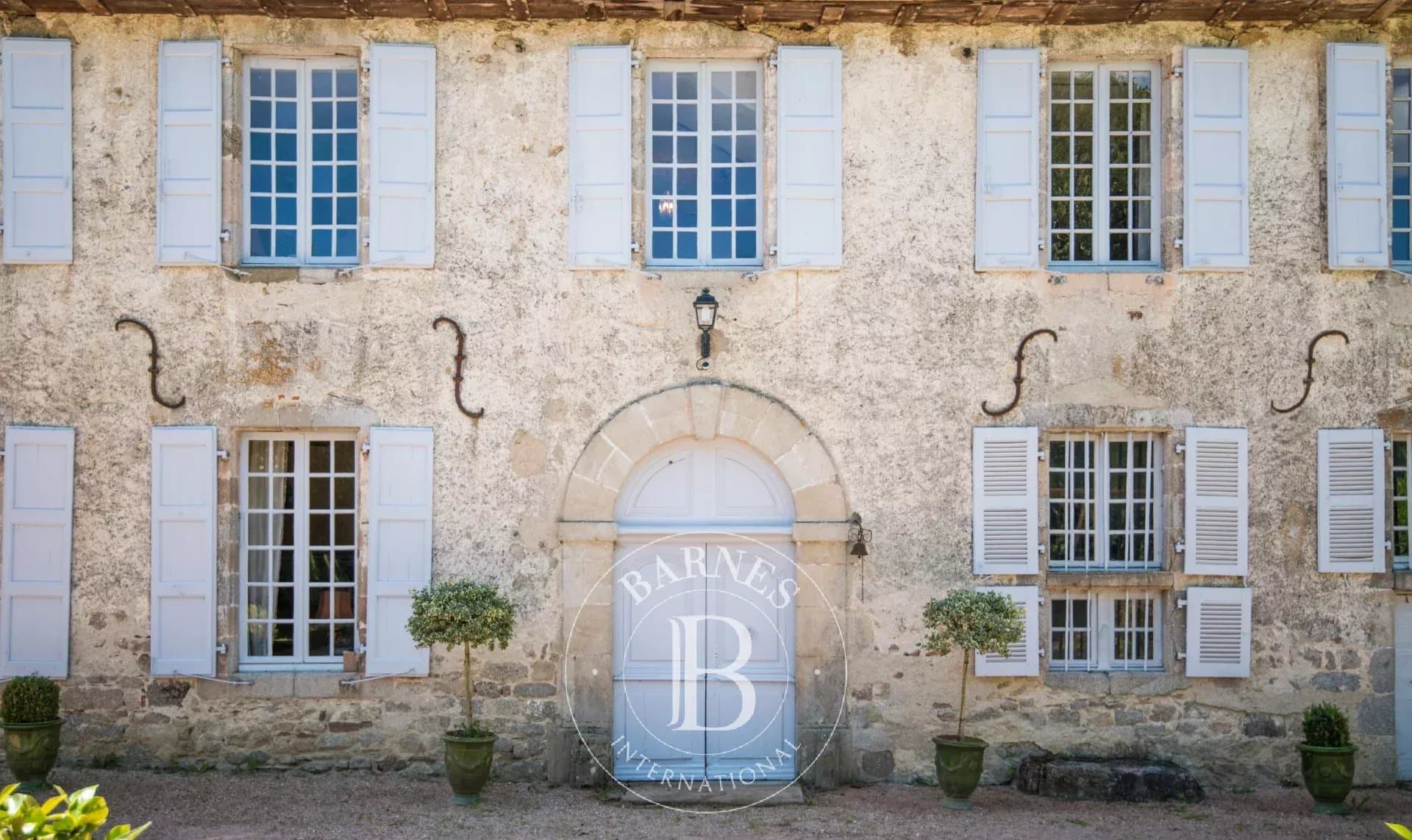 Elegant 18th Century Manor House With Terraced Garden 3