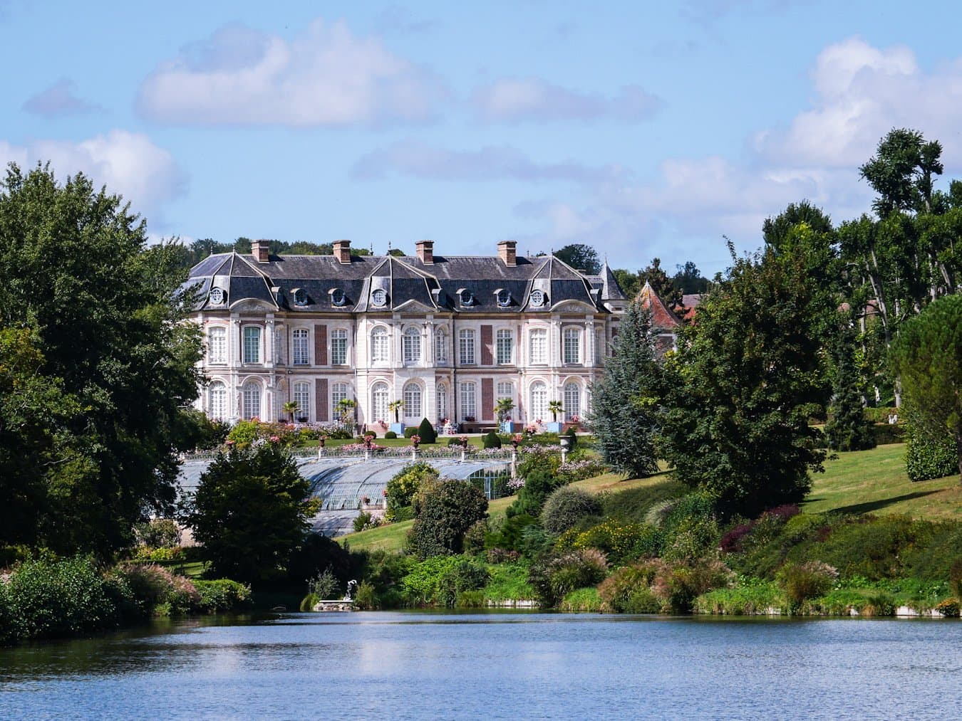 Stunning 18th Century Château With Private Pond And Monumental Greenhouses — Château for sale in Somme, France