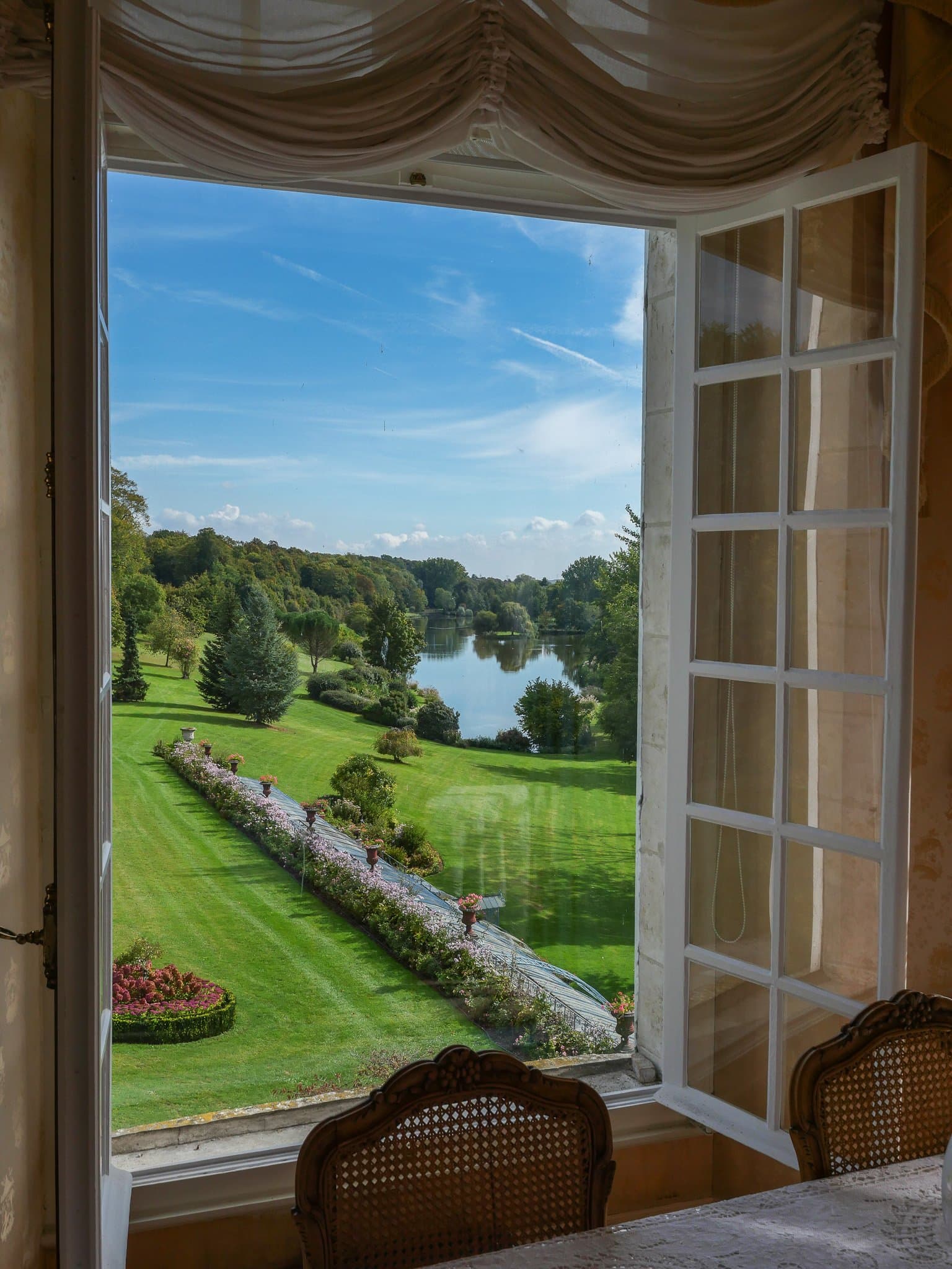 Stunning 18th Century Château With Private Pond And Monumental Greenhouses 5