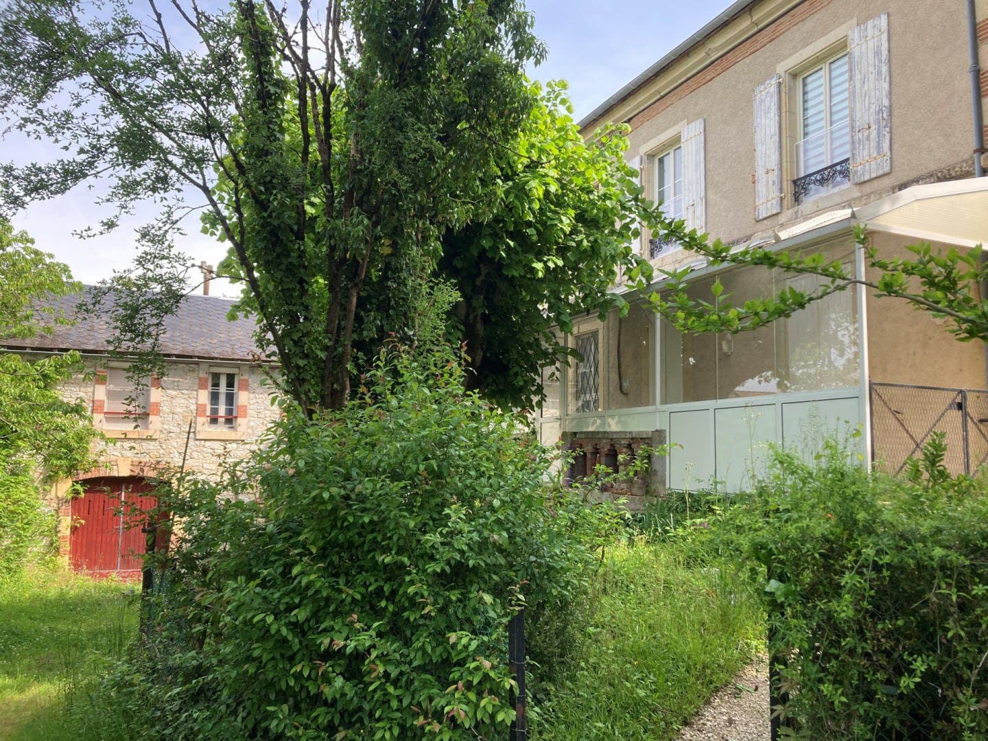 Charming Manor in Lot Valley with Annex and Garden 4