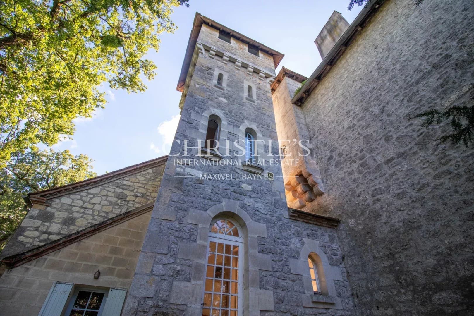 Elegant 17th Century Château With Guest Cottage And Swimming Pool 3
