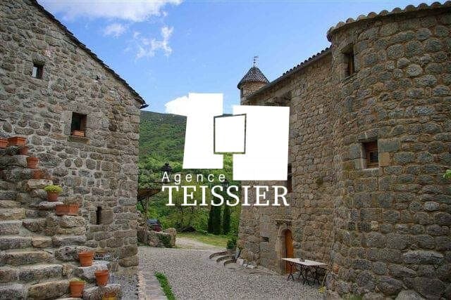 Majestic 13th Century Château With Independent Farmhouse And 78,000 M² Of Land 5