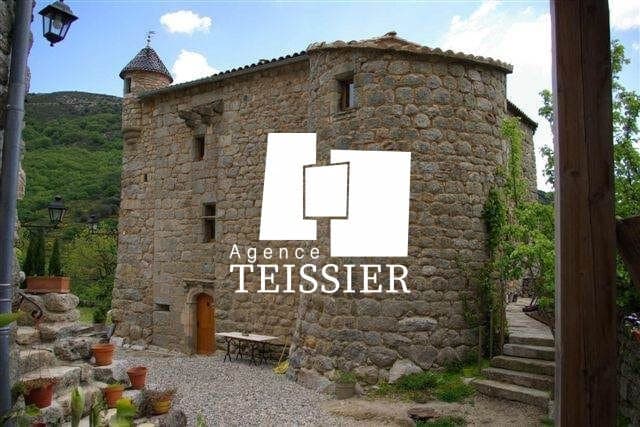 Majestic 13th Century Château With Independent Farmhouse And 78,000 M² Of Land 2