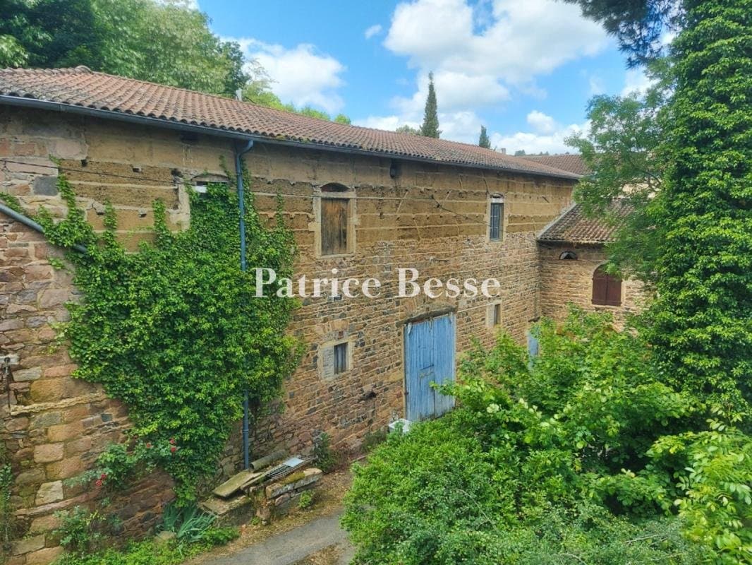 Château With Vat House On A Former Winemaking Estate With 180° Views 4