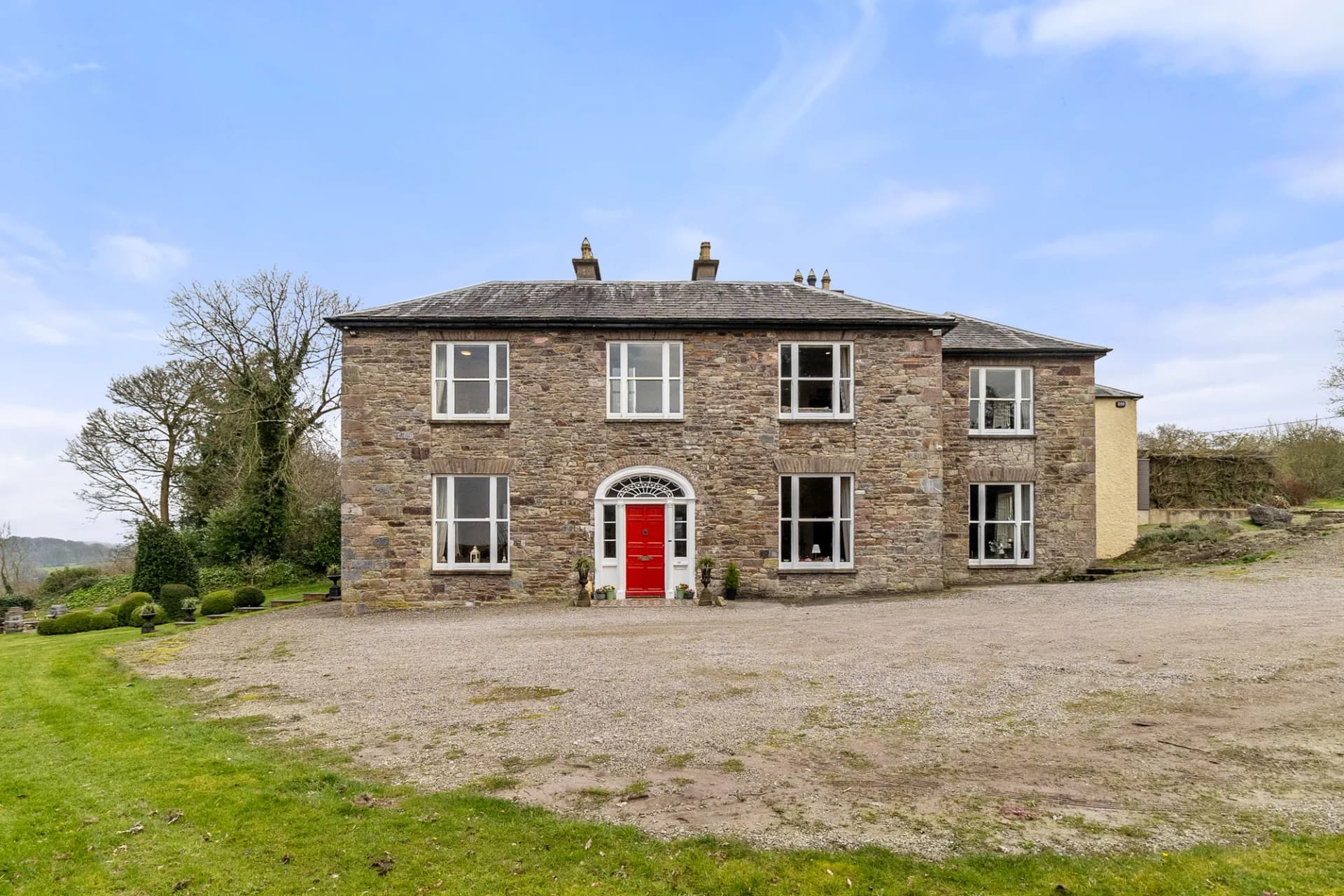 Stunning Georgian House with 16th-Century Tower Overlooking River Blackwater 2