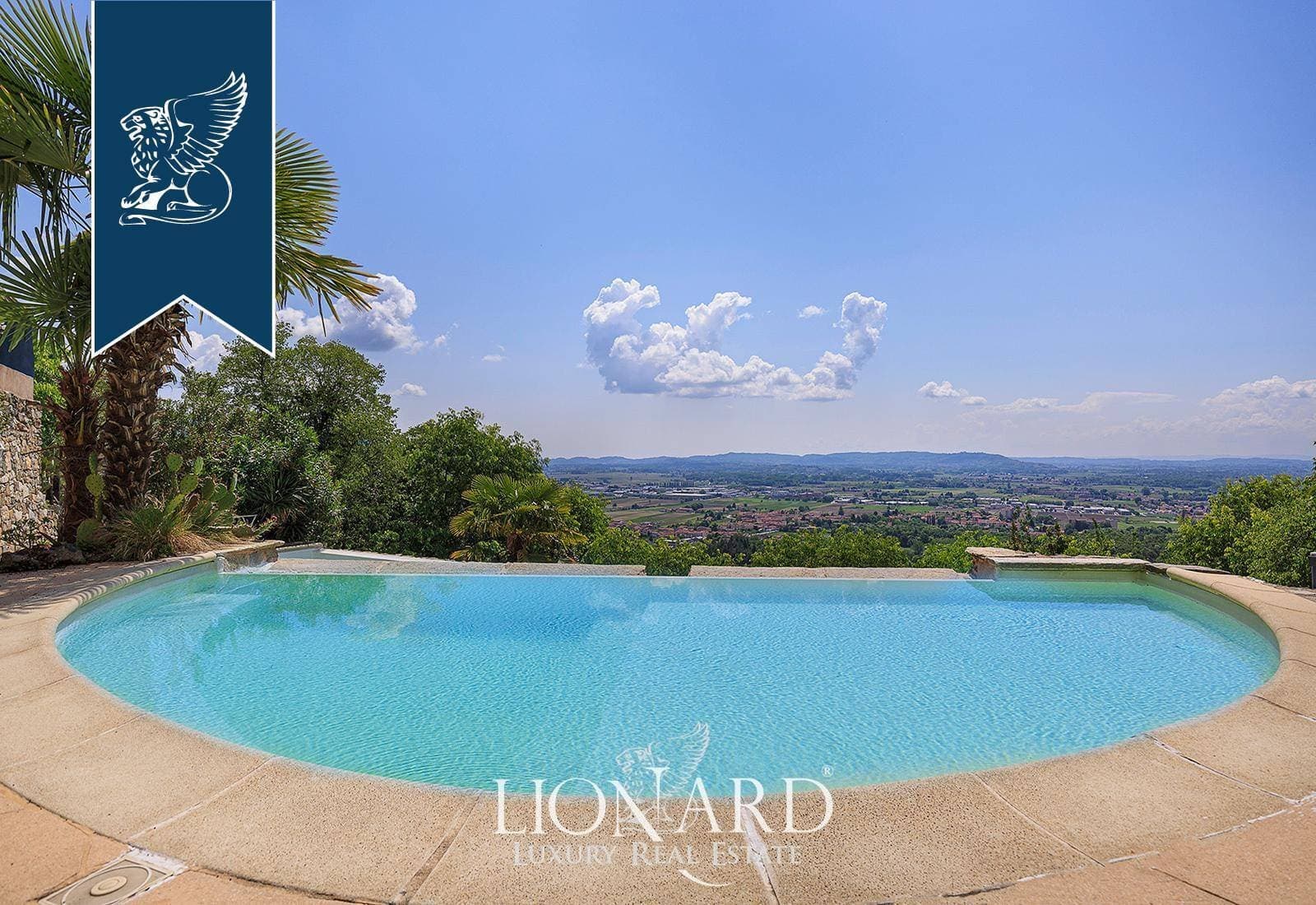 Restored 17th Century Castle With Panoramic Park And Infinity Pool 4