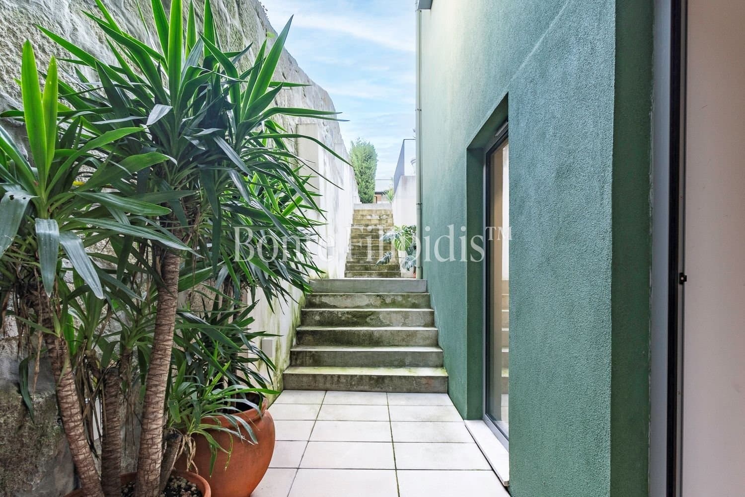 Charming Restored Palacete With 7 Suites In Porto 3