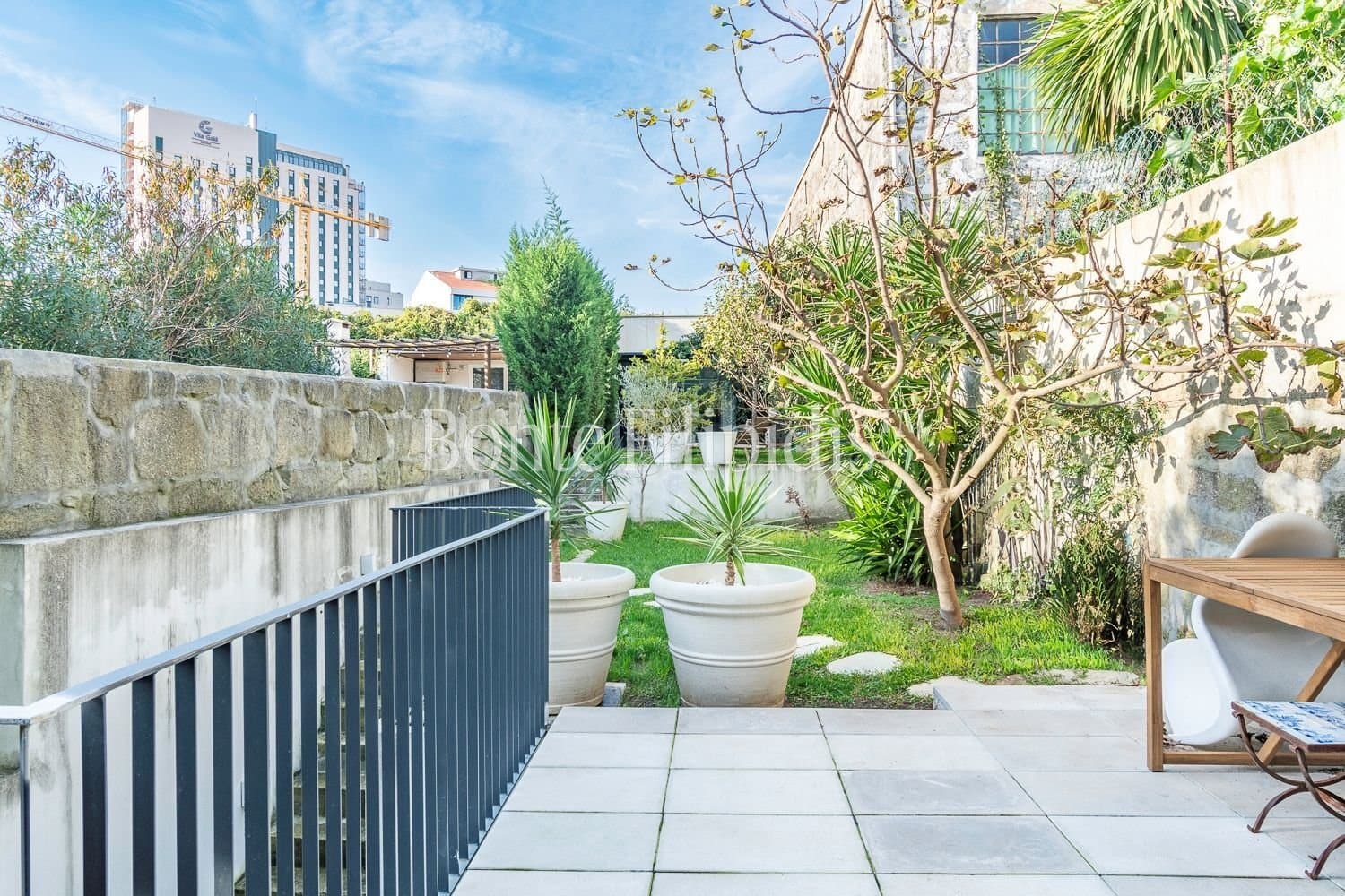 Charming Restored Palacete With 7 Suites In Porto 4