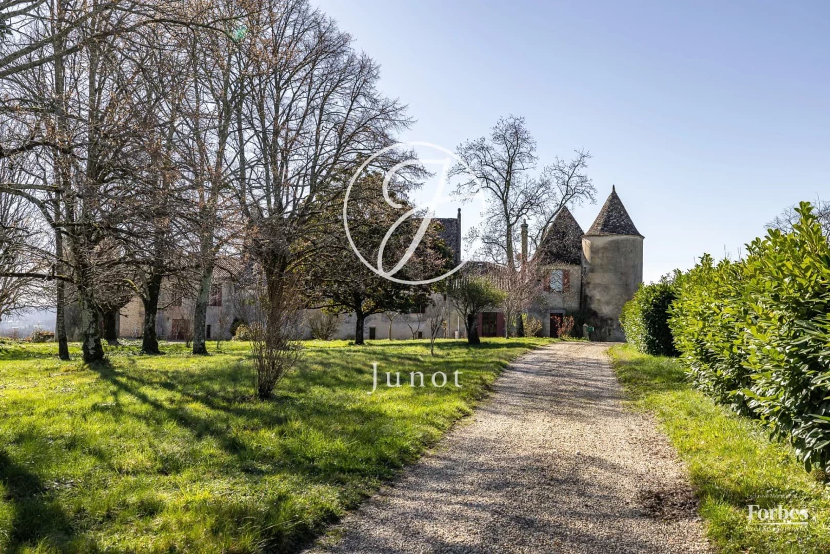 Historic Château With Vineyard And Tennis Court Near Saint-Émilion 4
